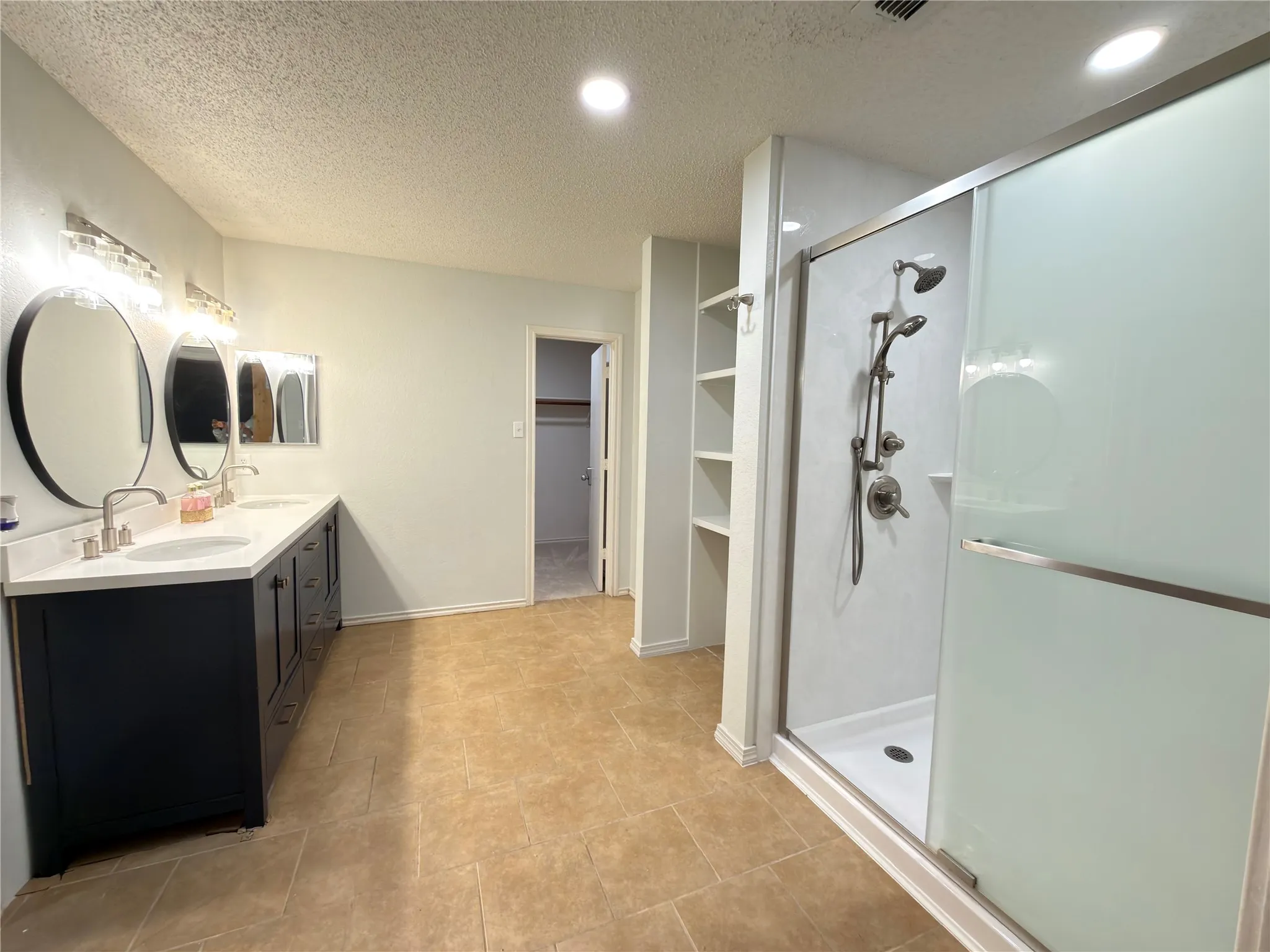 Single Family Residence For Sale in Dallas County , 2032 Cap Rock Lane, Grand Prairie, Texas 75052, 5 Bedroom, 3 Bathroom, 2 Garage spaces, 3,504 Sqft, built in 2005, mls#21257824, Real Estate Agent in Grand Prairie, Homes For Sale in Dallas county, Homes For Sale in Grand Prairie, Realtor in Grand Prairie Texas, Real Estate Brokerage Independent Realty Texas, Luminita Cordes Realtor