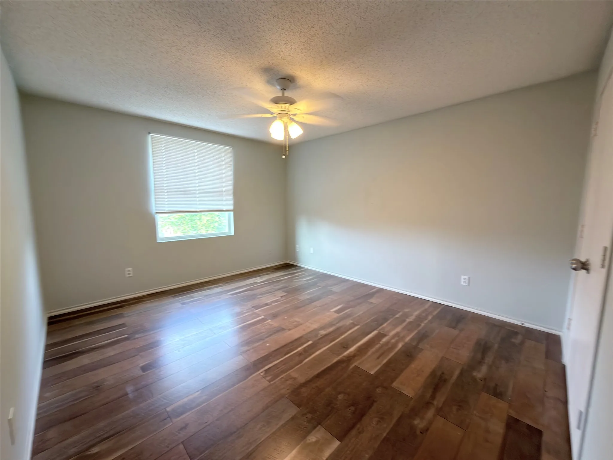 Single Family Residence For Sale in Dallas County , 2032 Cap Rock Lane, Grand Prairie, Texas 75052, 5 Bedroom, 3 Bathroom, 2 Garage spaces, 3,504 Sqft, built in 2005, mls#21257824, Real Estate Agent in Grand Prairie, Homes For Sale in Dallas county, Homes For Sale in Grand Prairie, Realtor in Grand Prairie Texas, Real Estate Brokerage Independent Realty Texas, Luminita Cordes Realtor
