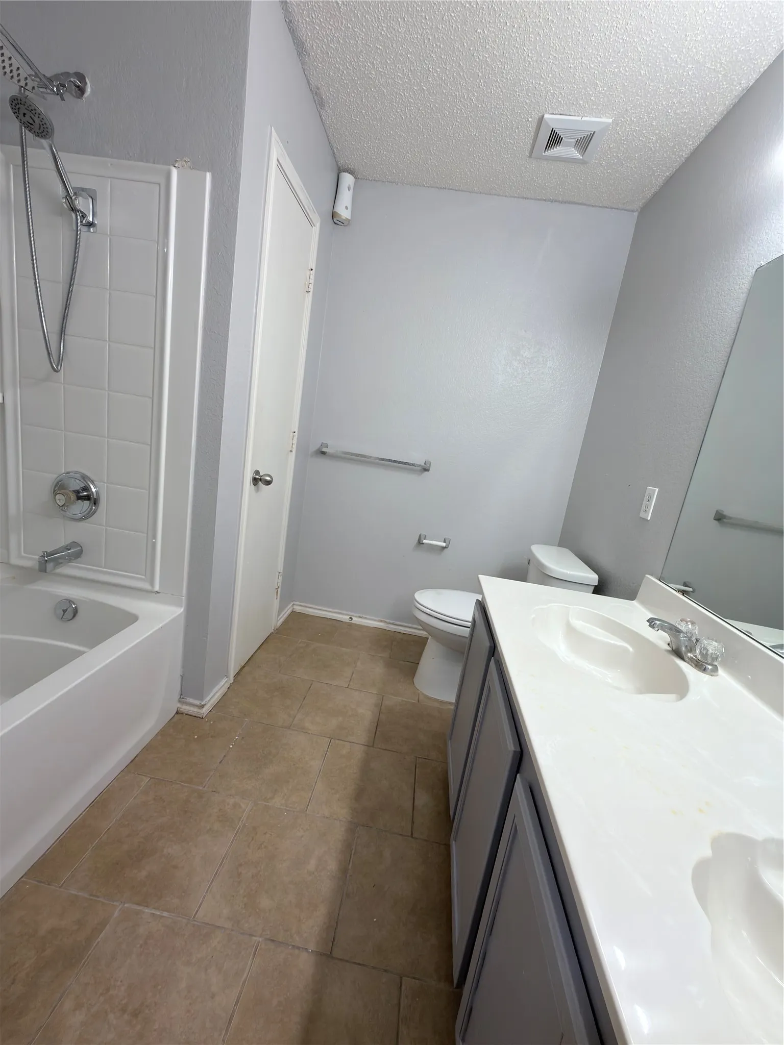 Single Family Residence For Sale in Dallas County , 2032 Cap Rock Lane, Grand Prairie, Texas 75052, 5 Bedroom, 3 Bathroom, 2 Garage spaces, 3,504 Sqft, built in 2005, mls#21257824, Real Estate Agent in Grand Prairie, Homes For Sale in Dallas county, Homes For Sale in Grand Prairie, Realtor in Grand Prairie Texas, Real Estate Brokerage Independent Realty Texas, Luminita Cordes Realtor