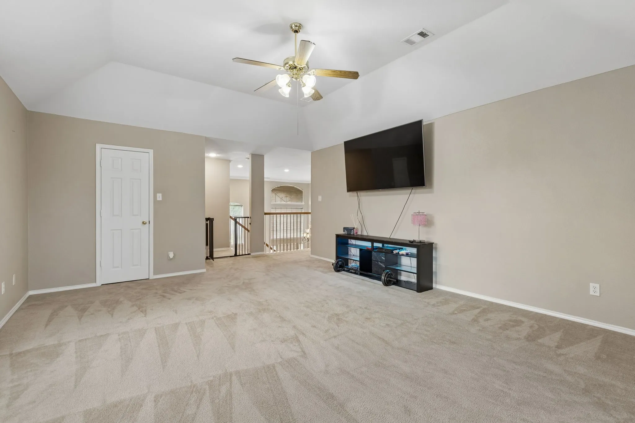 Upstairs living room/Flex room