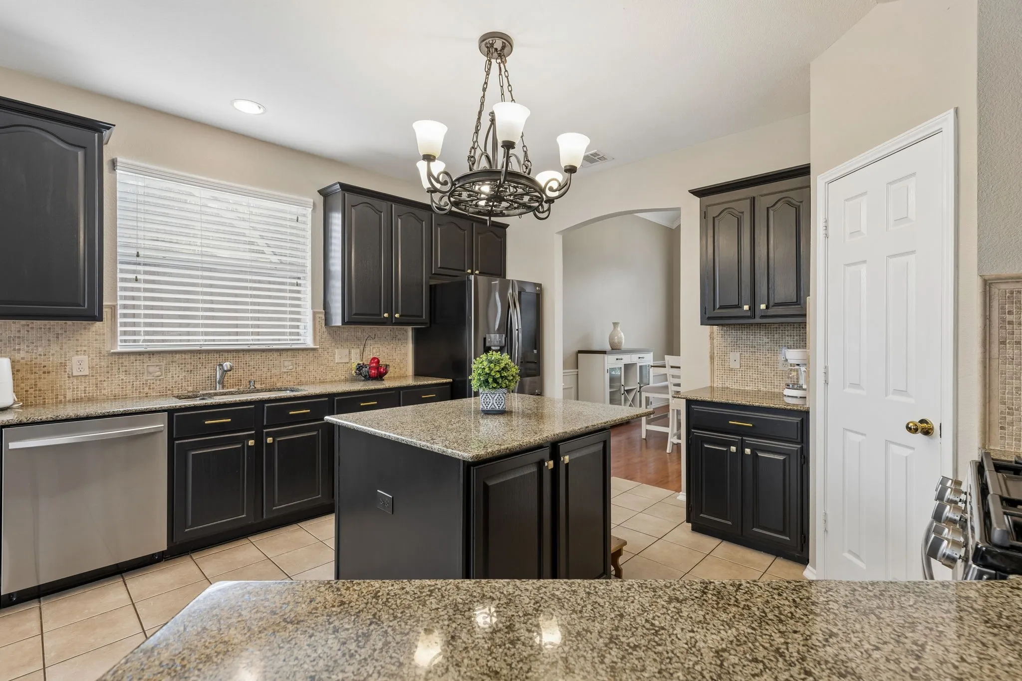 Single Family Residence For Sale in Collin County , 129 Timberbluff Lane, Murphy, Texas 75094, 4 Bedroom, 4 Bathroom, 2 Garage spaces, 4,030 Sqft, built in 1998, mls#21257825, Real Estate Agent in Murphy, Homes For Sale in Collin county, Homes For Sale in Murphy, Realtor in Murphy Texas, Real Estate Brokerage Independent Realty Texas, Luminita Cordes Realtor