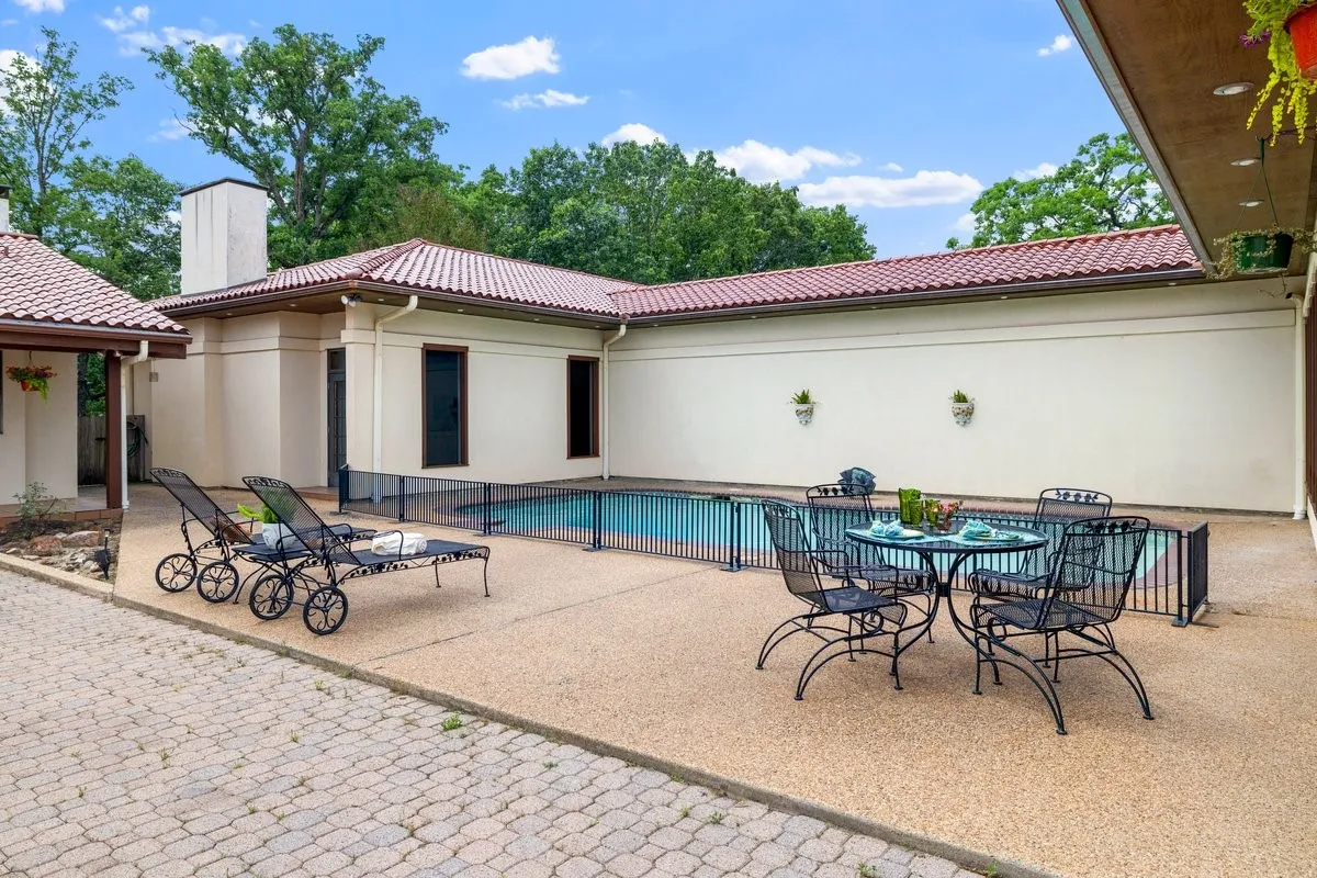 Single Family Residence For Sale in Wood County , 226 Fm 2869, Winnsboro, Texas 75494, 6 Bedroom, 7 Bathroom, 3 Garage spaces, 6,204 Sqft, built in 1990, Preowned, mls#21257096, Real Estate Agent in Winnsboro, Homes For Sale in Wood county, Homes For Sale in Winnsboro, Realtor in Winnsboro Texas, Real Estate Brokerage Independent Realty Texas, Luminita Cordes Realtor