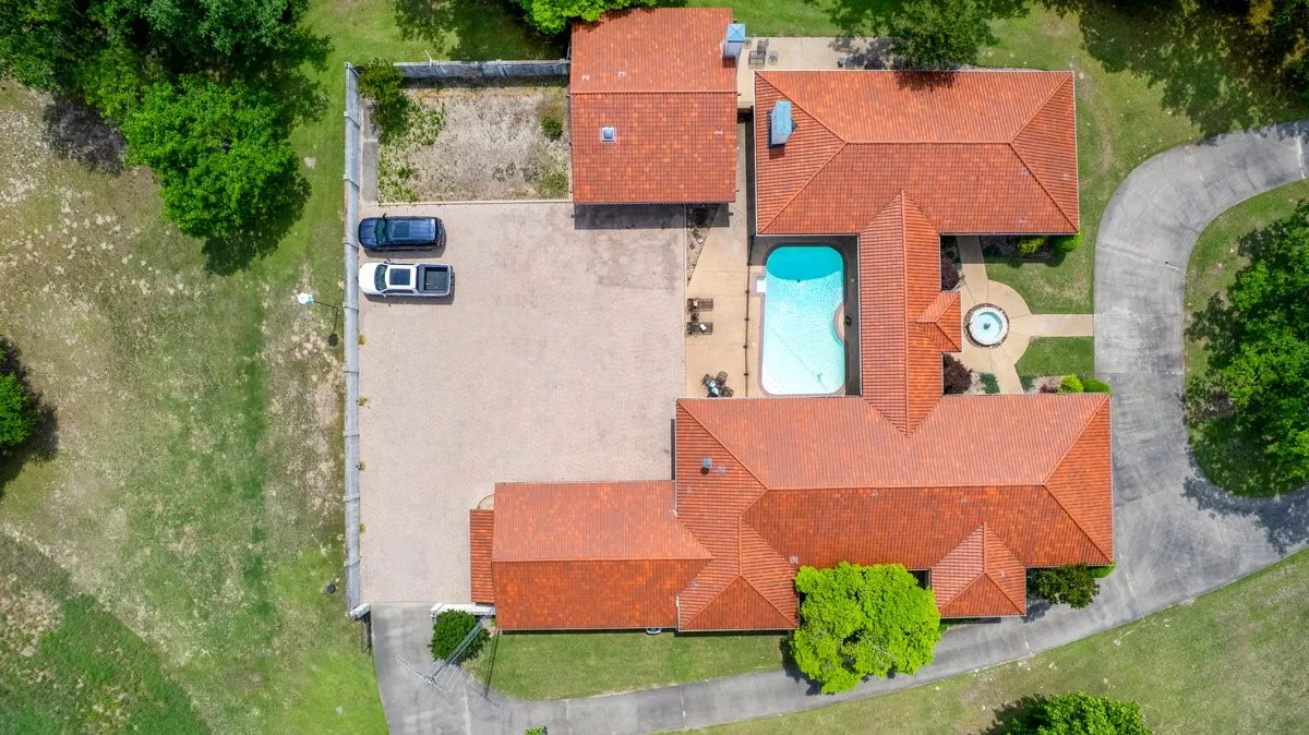 Single Family Residence For Sale in Wood County , 226 Fm 2869, Winnsboro, Texas 75494, 6 Bedroom, 7 Bathroom, 3 Garage spaces, 6,204 Sqft, built in 1990, Preowned, mls#21257096, Real Estate Agent in Winnsboro, Homes For Sale in Wood county, Homes For Sale in Winnsboro, Realtor in Winnsboro Texas, Real Estate Brokerage Independent Realty Texas, Luminita Cordes Realtor