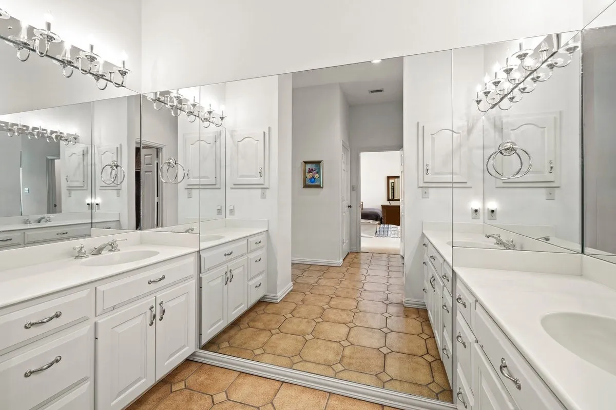 Single Family Residence For Sale in Wood County , 226 Fm 2869, Winnsboro, Texas 75494, 6 Bedroom, 7 Bathroom, 3 Garage spaces, 6,204 Sqft, built in 1990, Preowned, mls#21257096, Real Estate Agent in Winnsboro, Homes For Sale in Wood county, Homes For Sale in Winnsboro, Realtor in Winnsboro Texas, Real Estate Brokerage Independent Realty Texas, Luminita Cordes Realtor