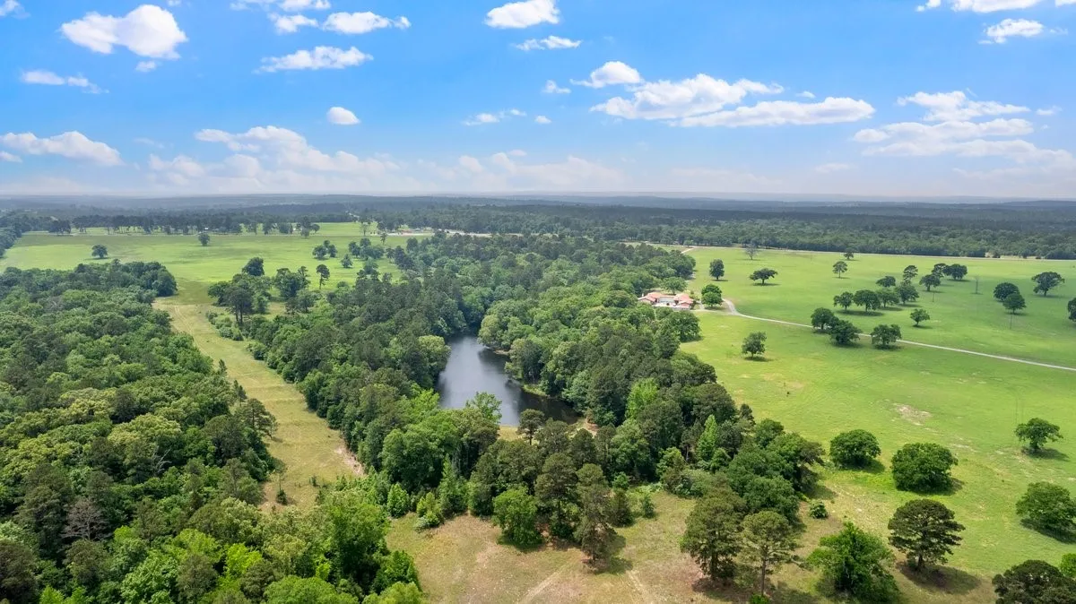 Single Family Residence For Sale in Wood County , 226 Fm 2869, Winnsboro, Texas 75494, 6 Bedroom, 7 Bathroom, 3 Garage spaces, 6,204 Sqft, built in 1990, Preowned, mls#21257096, Real Estate Agent in Winnsboro, Homes For Sale in Wood county, Homes For Sale in Winnsboro, Realtor in Winnsboro Texas, Real Estate Brokerage Independent Realty Texas, Luminita Cordes Realtor