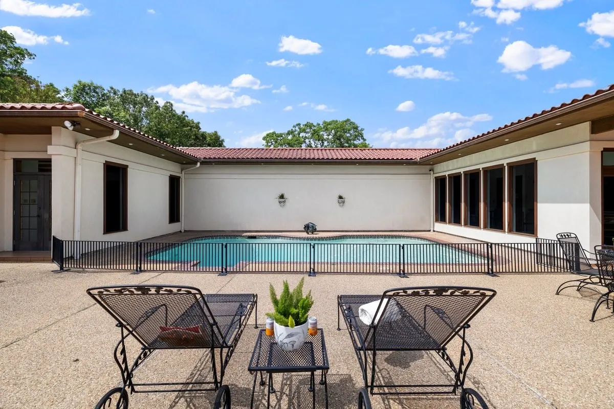 Single Family Residence For Sale in Wood County , 226 Fm 2869, Winnsboro, Texas 75494, 6 Bedroom, 7 Bathroom, 3 Garage spaces, 6,204 Sqft, built in 1990, Preowned, mls#21257096, Real Estate Agent in Winnsboro, Homes For Sale in Wood county, Homes For Sale in Winnsboro, Realtor in Winnsboro Texas, Real Estate Brokerage Independent Realty Texas, Luminita Cordes Realtor