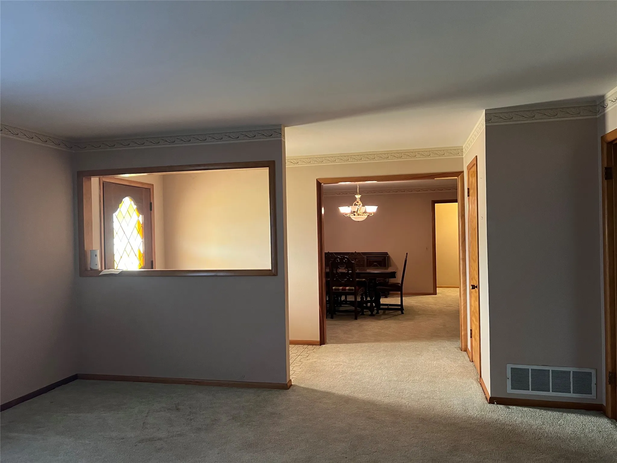Single Family Residence For Sale in Clay County , 211 S Crockett, Henrietta, Texas 76365, 2 Bedroom, 2 Bathroom, 2 Garage spaces, 2,573 Sqft, built in 1959, Preowned, mls#21257846, Real Estate Agent in Henrietta, Homes For Sale in Clay county, Homes For Sale in Henrietta, Realtor in Henrietta Texas, Real Estate Brokerage Independent Realty Texas, Luminita Cordes Realtor