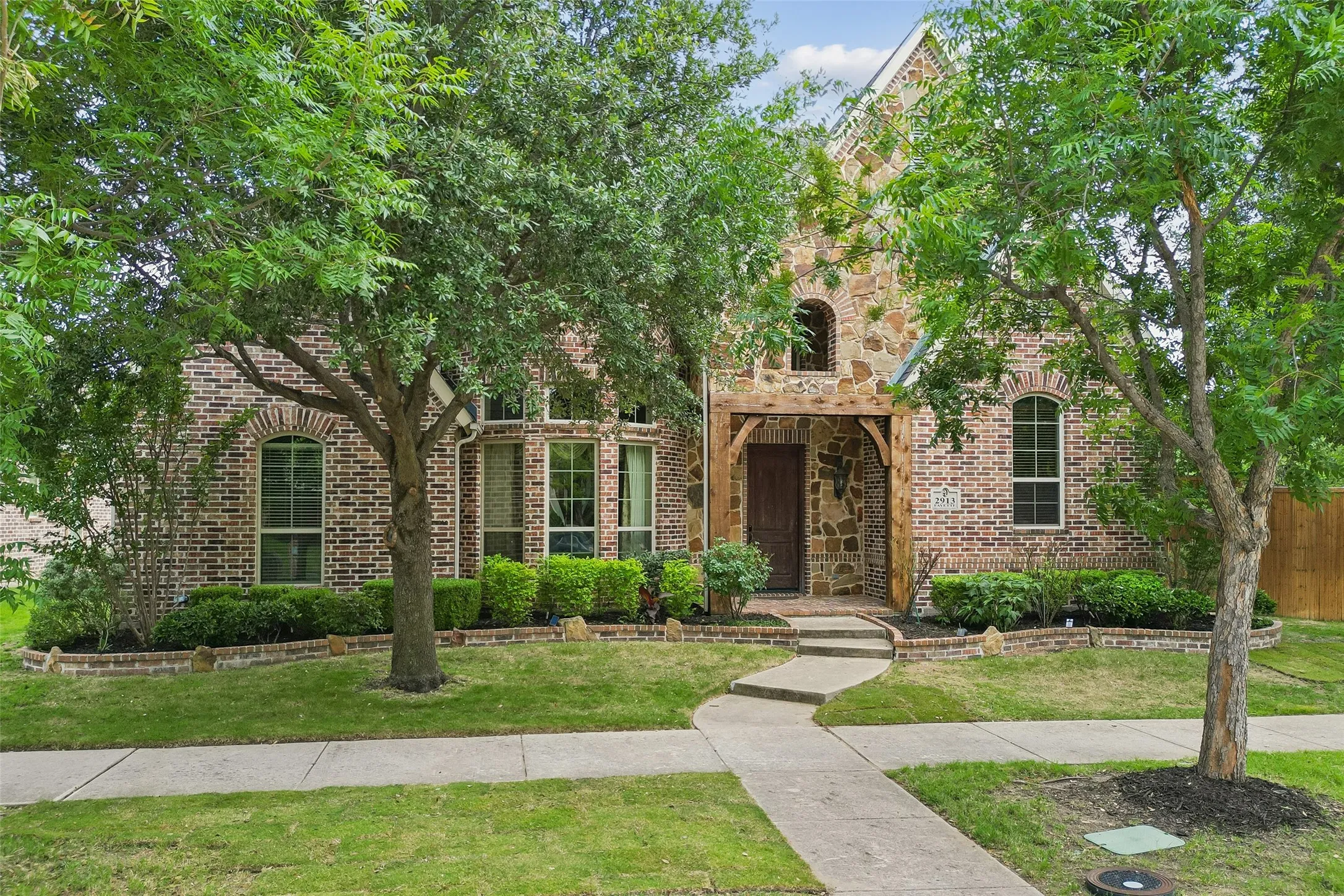 Single Family Residence For Sale in Denton County , 2913 Fayette Trail, Frisco, Texas 75034, 5 Bedroom, 5 Bathroom, 3 Garage spaces, 4,134 Sqft, built in 2010, mls#21247417, Real Estate Agent in Frisco, Homes For Sale in Denton county, Homes For Sale in Frisco, Realtor in Frisco Texas, Real Estate Brokerage Independent Realty Texas, Luminita Cordes Realtor