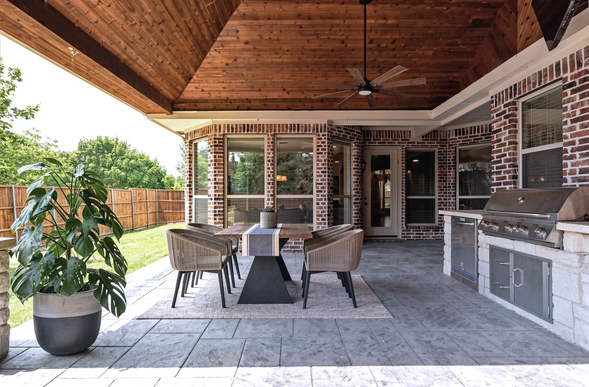 Single Family Residence For Sale in Denton County , 2913 Fayette Trail, Frisco, Texas 75034, 5 Bedroom, 5 Bathroom, 3 Garage spaces, 4,134 Sqft, built in 2010, mls#21247417, Real Estate Agent in Frisco, Homes For Sale in Denton county, Homes For Sale in Frisco, Realtor in Frisco Texas, Real Estate Brokerage Independent Realty Texas, Luminita Cordes Realtor