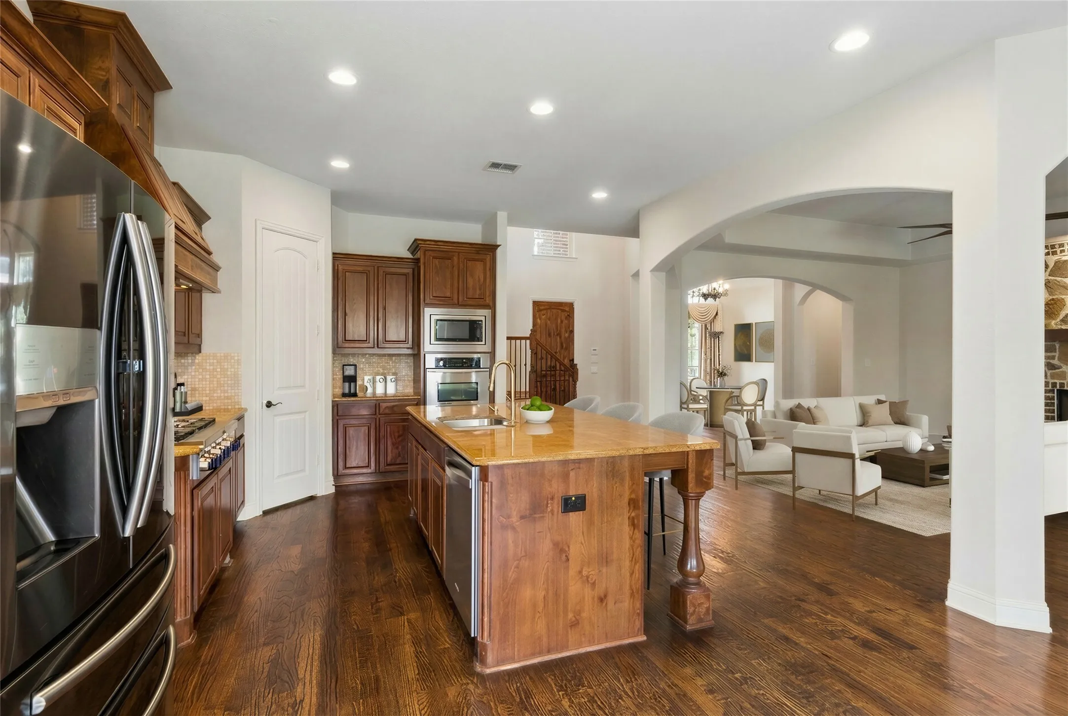 Single Family Residence For Sale in Denton County , 2913 Fayette Trail, Frisco, Texas 75034, 5 Bedroom, 5 Bathroom, 3 Garage spaces, 4,134 Sqft, built in 2010, mls#21247417, Real Estate Agent in Frisco, Homes For Sale in Denton county, Homes For Sale in Frisco, Realtor in Frisco Texas, Real Estate Brokerage Independent Realty Texas, Luminita Cordes Realtor