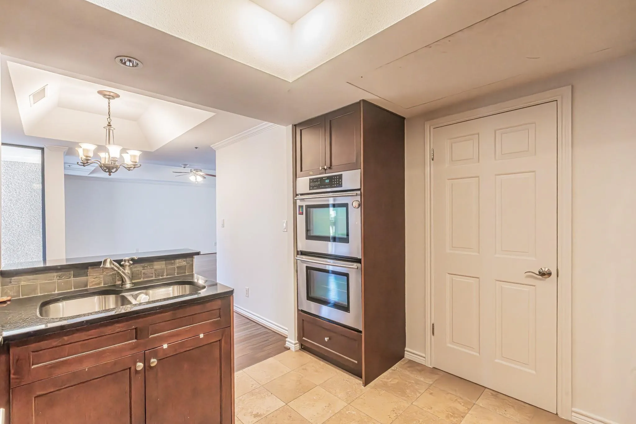 Condominium For Sale in Dallas County , 5909 Luther Lane 1502, Dallas, Texas 75225, 2 Bedrooms, 2 Bathrooms, 2 Garage spaces, 1,361 Sqft, built in 1983, Price $449,000, mls#21257872, Real Estate Agent in Dallas, Homes For Sale in Dallas county, Homes For Sale in Dallas, Realtor in Dallas Texas, Real Estate Brokerage Independent Realty Texas, Luminita Cordes Realtor