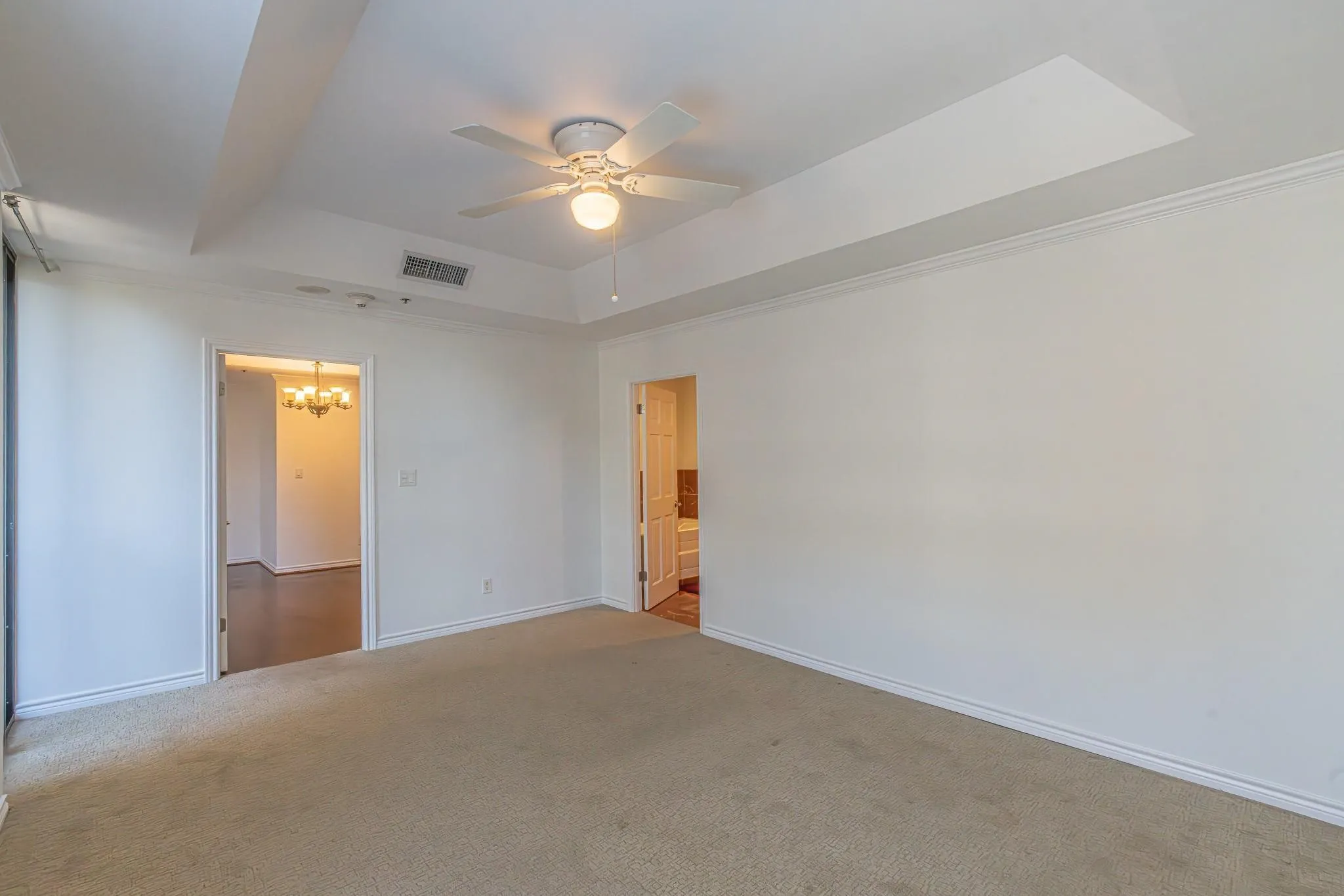 Condominium For Sale in Dallas County , 5909 Luther Lane 1502, Dallas, Texas 75225, 2 Bedrooms, 2 Bathrooms, 2 Garage spaces, 1,361 Sqft, built in 1983, Price $449,000, mls#21257872, Real Estate Agent in Dallas, Homes For Sale in Dallas county, Homes For Sale in Dallas, Realtor in Dallas Texas, Real Estate Brokerage Independent Realty Texas, Luminita Cordes Realtor