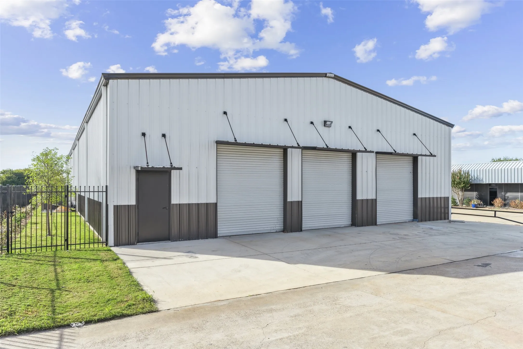 Warehouse For Sale in Dallas County , 3305 Century Drive, Rowlett, Texas 75088, 0, 0, Garage spaces, 0 Sqft, built in 2023, New Construction - Complete, Price $1,550,000, mls#21257900, Real Estate Agent in Rowlett, Homes For Sale in Dallas county, Homes For Sale in Rowlett, Realtor in Rowlett Texas, Real Estate Brokerage Independent Realty Texas, Luminita Cordes Realtor