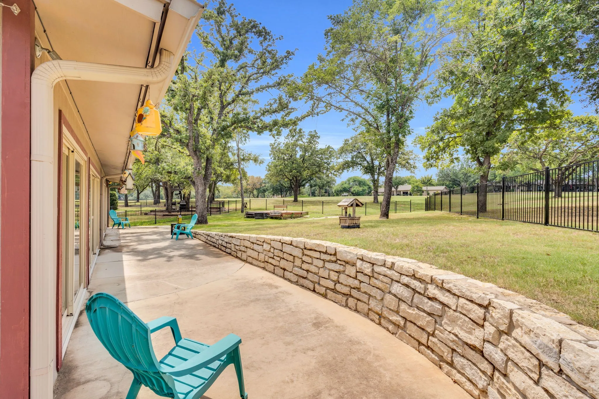Single Family Residence For Sale in Hood County , 5102 Largo Drive, De Cordova, Texas 76049, 4 Bedroom, 4 Bathroom, 2 Garage spaces, 3,158 Sqft, built in 1976, mls#21257774, Real Estate Agent in De Cordova, Homes For Sale in Hood county, Homes For Sale in De Cordova, Realtor in De Cordova Texas, Real Estate Brokerage Independent Realty Texas, Luminita Cordes Realtor