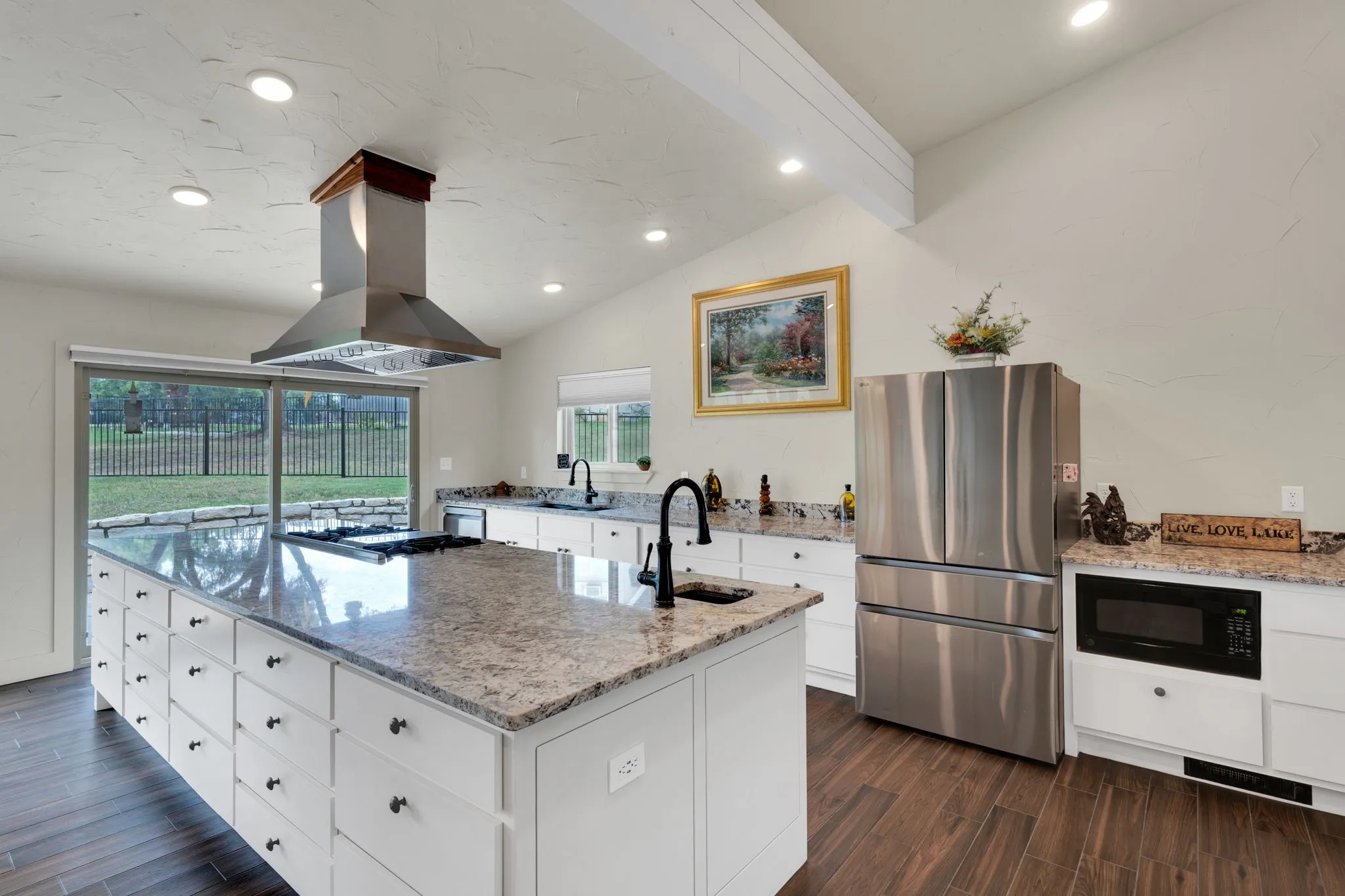 Single Family Residence For Sale in Hood County , 5102 Largo Drive, De Cordova, Texas 76049, 4 Bedroom, 4 Bathroom, 2 Garage spaces, 3,158 Sqft, built in 1976, mls#21257774, Real Estate Agent in De Cordova, Homes For Sale in Hood county, Homes For Sale in De Cordova, Realtor in De Cordova Texas, Real Estate Brokerage Independent Realty Texas, Luminita Cordes Realtor