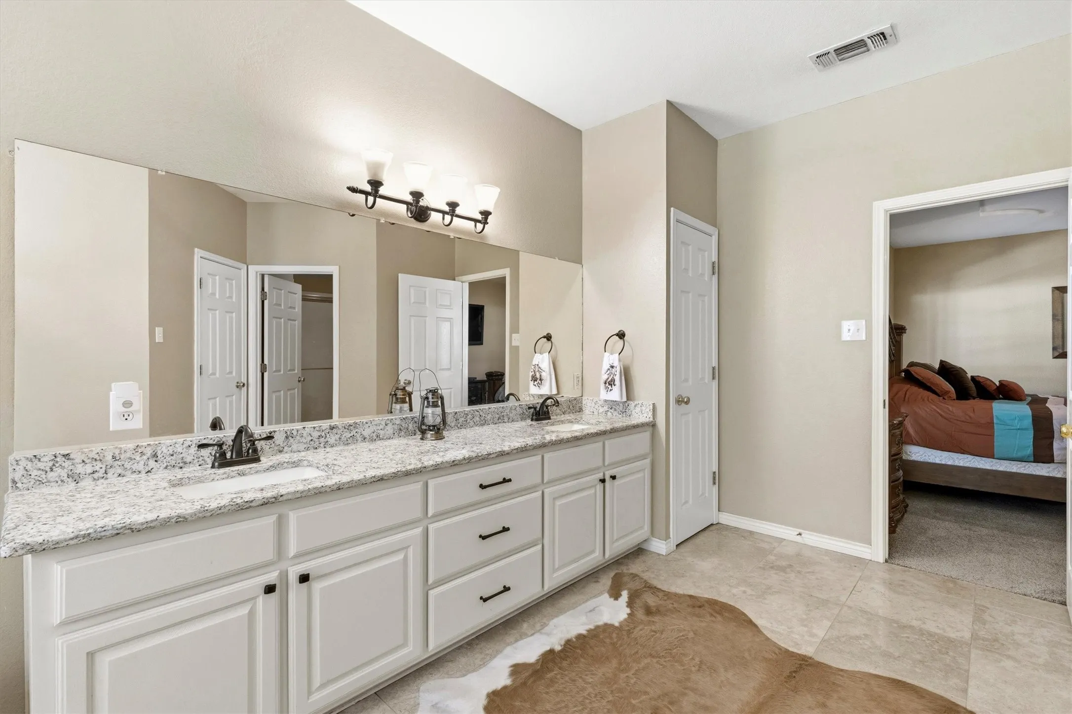 Primary bathroom - Double sink vanity, granite countertops-new sinks - faucets