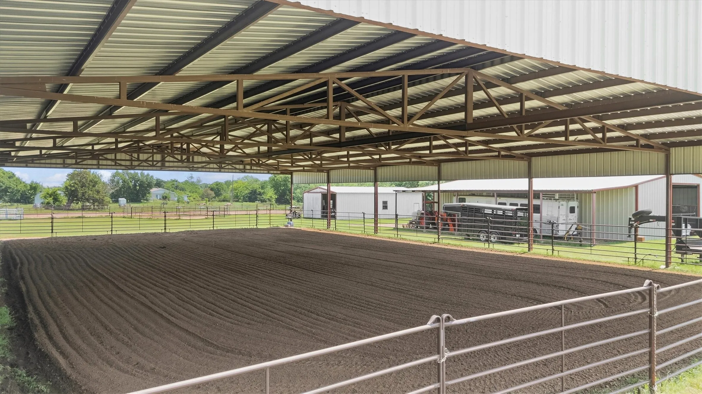 Covered riding arena