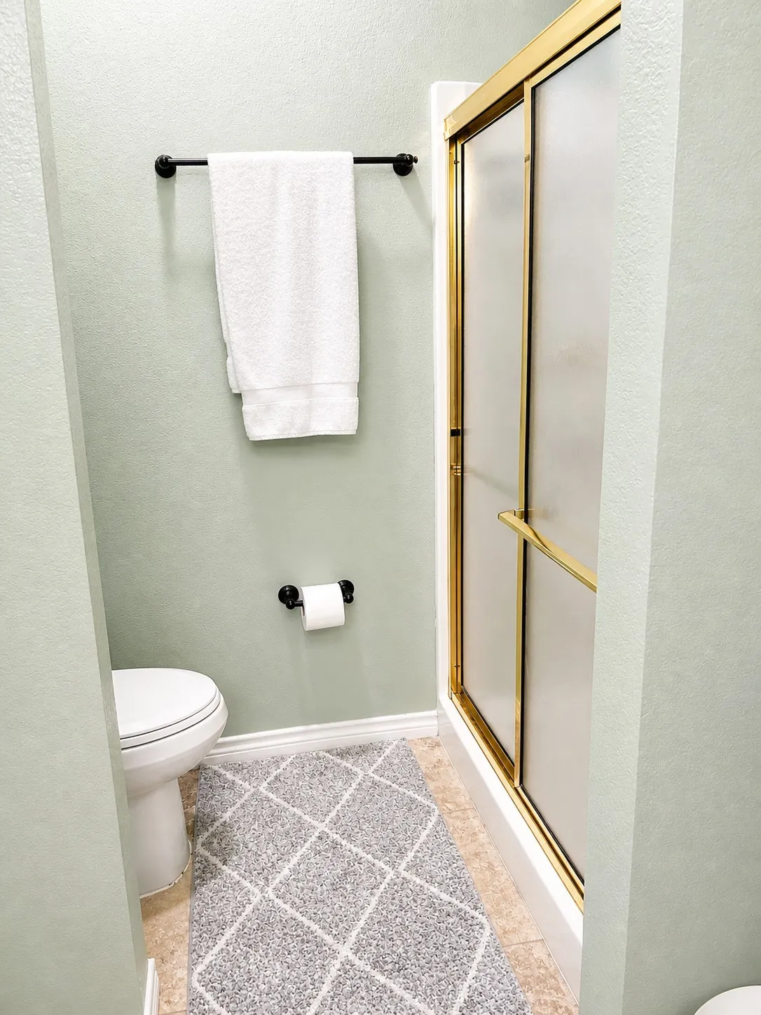 Guest bathroom shower Tile floor