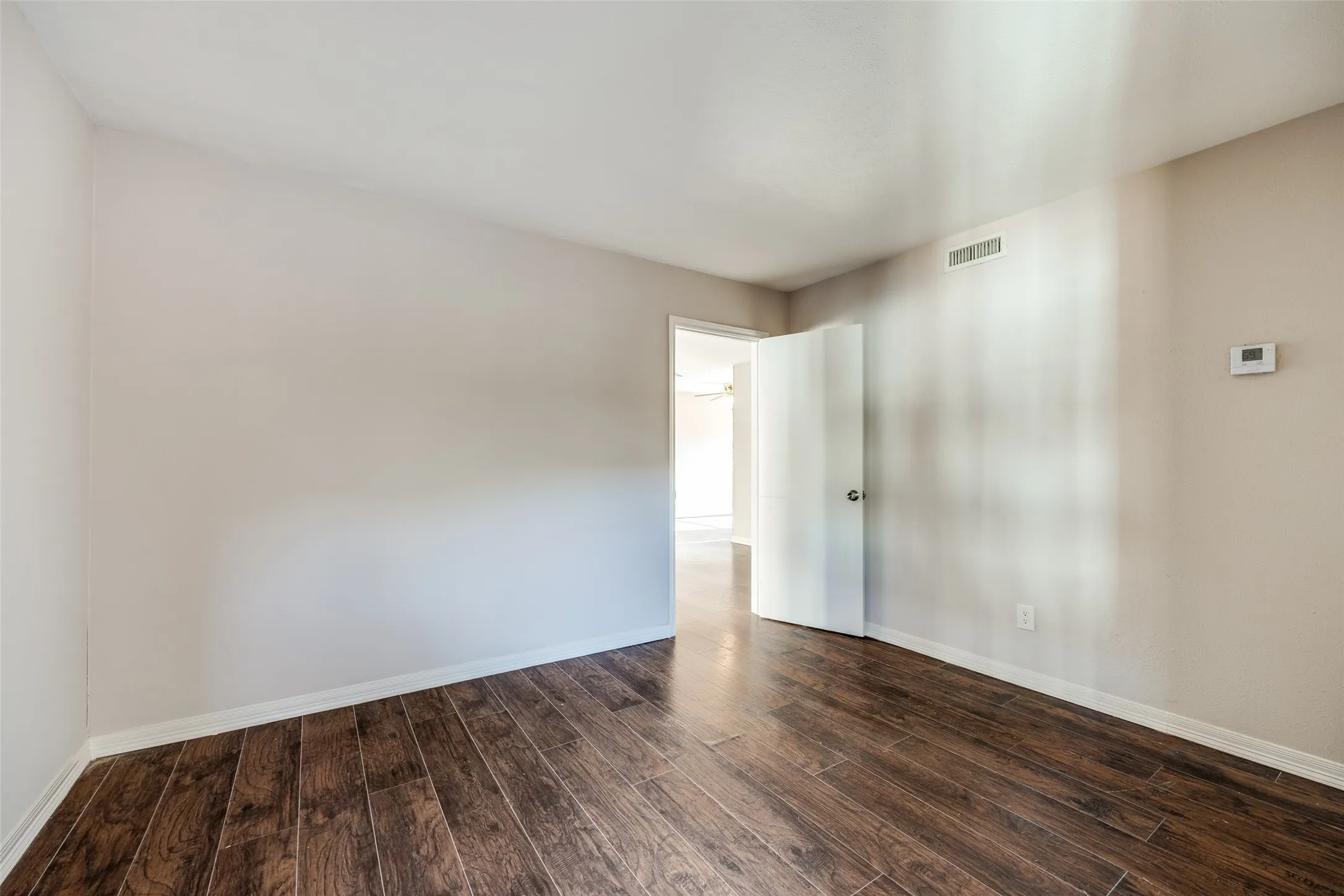 Condominium For Sale in Dallas County , 10532 Stone Canyon Road 209, Dallas, Texas 75230, 2 Bedroom, 2 Bathroom, Garage spaces, 932 Sqft, built in 1970, Preowned, mls#21253740, Real Estate Agent in Dallas, Homes For Sale in Dallas county, Homes For Sale in Dallas, Realtor in Dallas Texas, Real Estate Brokerage Independent Realty Texas, Luminita Cordes Realtor