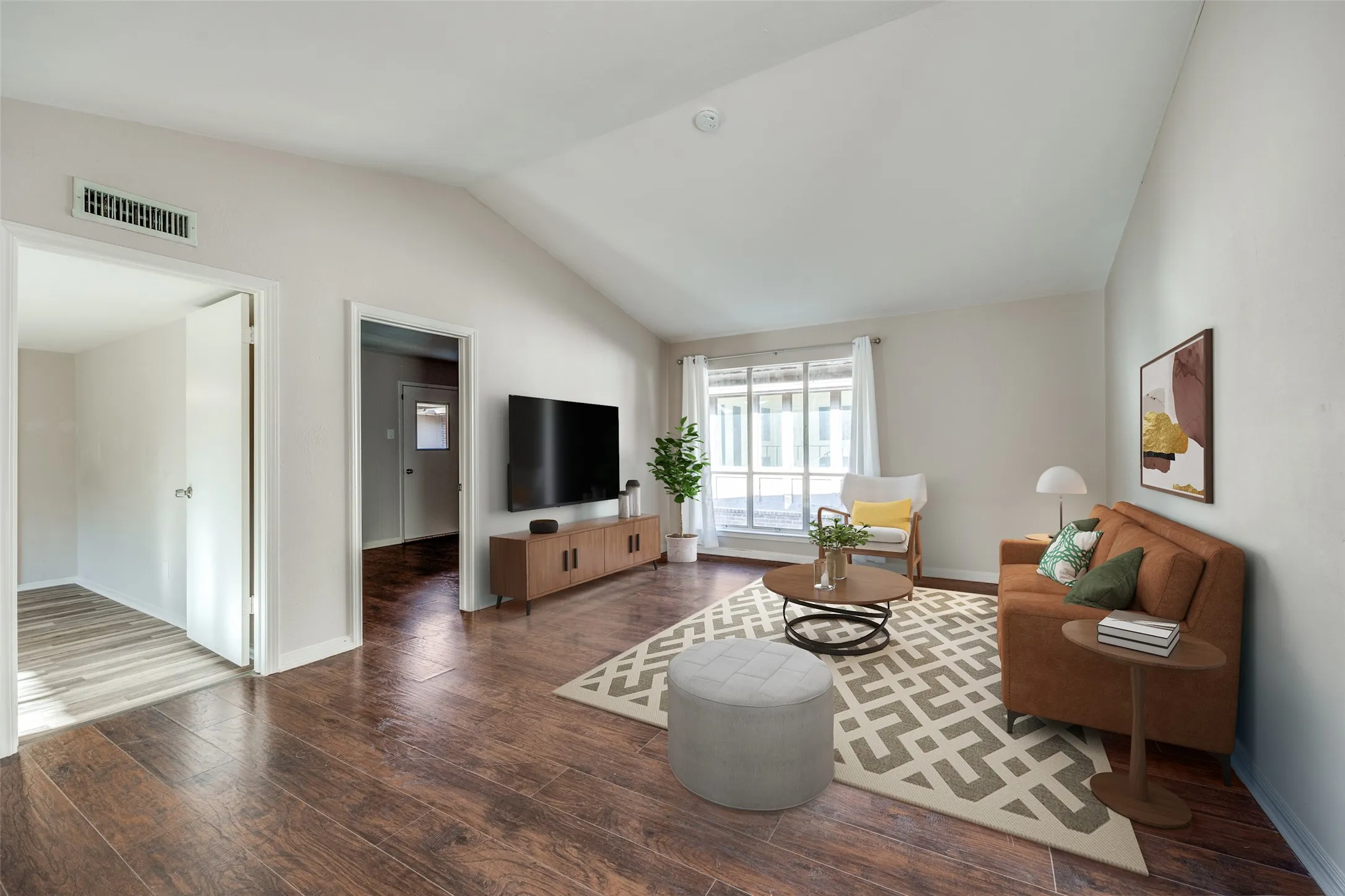 Condominium For Sale in Dallas County , 10532 Stone Canyon Road 209, Dallas, Texas 75230, 2 Bedroom, 2 Bathroom, Garage spaces, 932 Sqft, built in 1970, Preowned, mls#21253740, Real Estate Agent in Dallas, Homes For Sale in Dallas county, Homes For Sale in Dallas, Realtor in Dallas Texas, Real Estate Brokerage Independent Realty Texas, Luminita Cordes Realtor