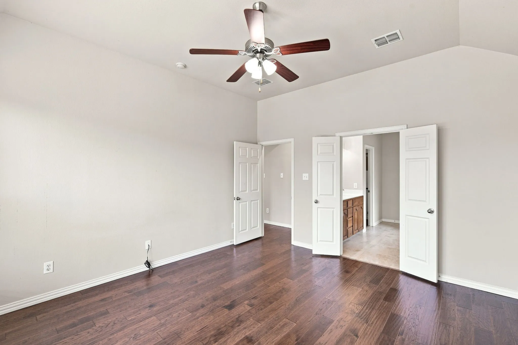 Single Family Residence For Sale in Denton County , 1020 Lake Hollow Drive, Little Elm, Texas 75068, 3 Bedroom, 2 Bathroom, 2 Garage spaces, 1,660 Sqft, built in 2007, mls#21248415, Real Estate Agent in Little Elm, Homes For Sale in Denton county, Homes For Sale in Little Elm, Realtor in Little Elm Texas, Real Estate Brokerage Independent Realty Texas, Luminita Cordes Realtor