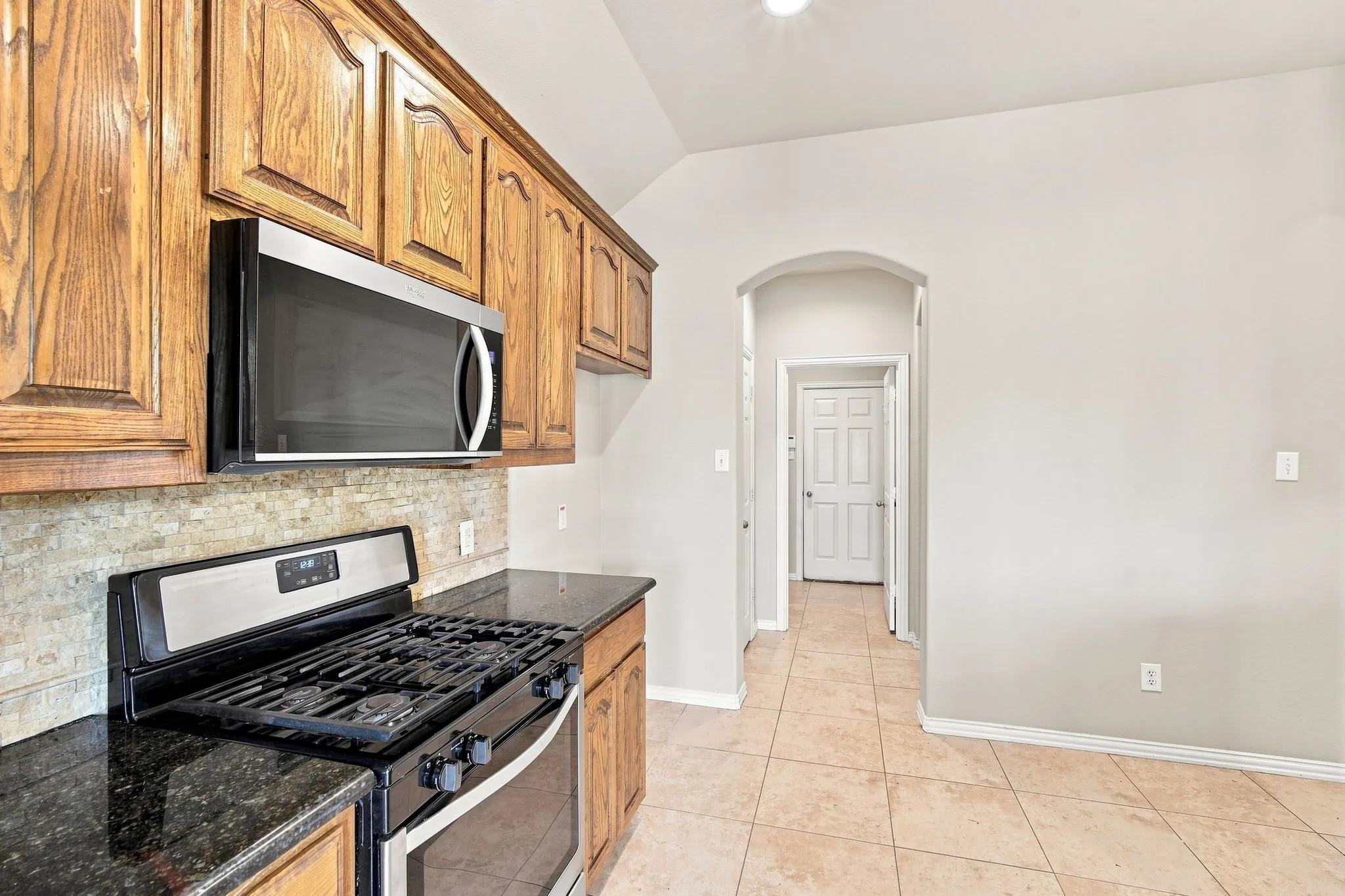 Single Family Residence For Sale in Denton County , 1020 Lake Hollow Drive, Little Elm, Texas 75068, 3 Bedroom, 2 Bathroom, 2 Garage spaces, 1,660 Sqft, built in 2007, mls#21248415, Real Estate Agent in Little Elm, Homes For Sale in Denton county, Homes For Sale in Little Elm, Realtor in Little Elm Texas, Real Estate Brokerage Independent Realty Texas, Luminita Cordes Realtor
