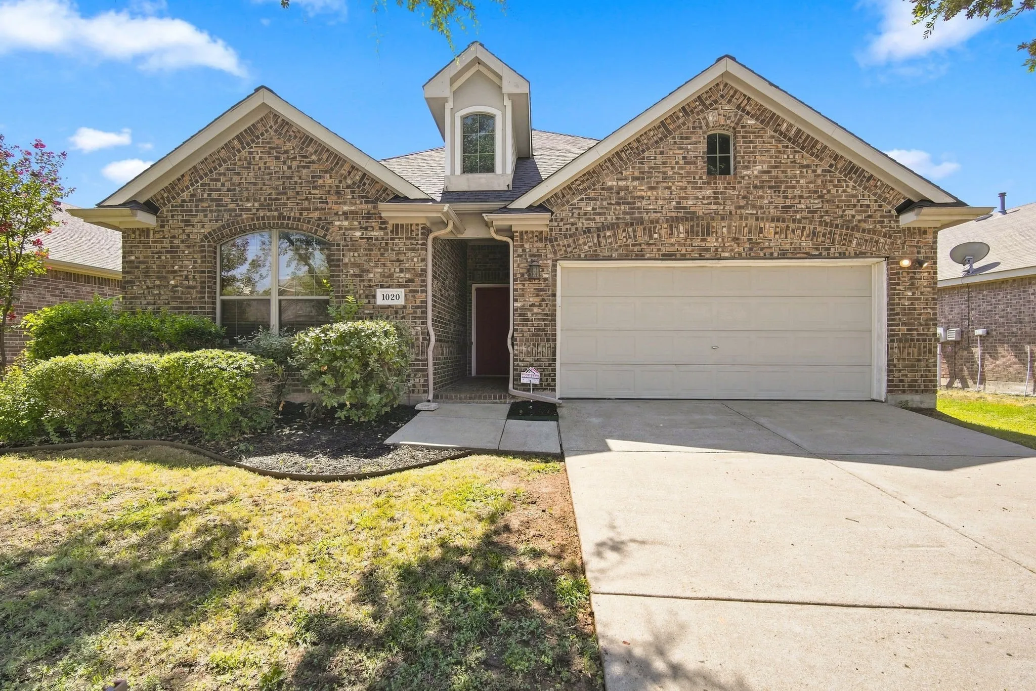 Single Family Residence For Sale in Denton County , 1020 Lake Hollow Drive, Little Elm, Texas 75068, 3 Bedroom, 2 Bathroom, 2 Garage spaces, 1,660 Sqft, built in 2007, mls#21248415, Real Estate Agent in Little Elm, Homes For Sale in Denton county, Homes For Sale in Little Elm, Realtor in Little Elm Texas, Real Estate Brokerage Independent Realty Texas, Luminita Cordes Realtor