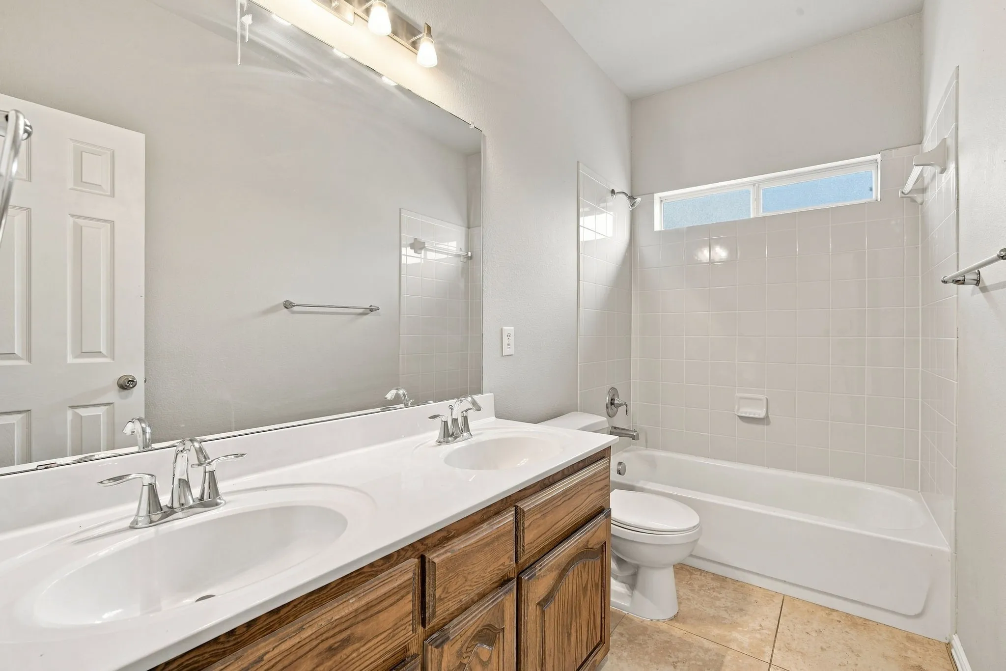 Single Family Residence For Sale in Denton County , 1020 Lake Hollow Drive, Little Elm, Texas 75068, 3 Bedroom, 2 Bathroom, 2 Garage spaces, 1,660 Sqft, built in 2007, mls#21248415, Real Estate Agent in Little Elm, Homes For Sale in Denton county, Homes For Sale in Little Elm, Realtor in Little Elm Texas, Real Estate Brokerage Independent Realty Texas, Luminita Cordes Realtor