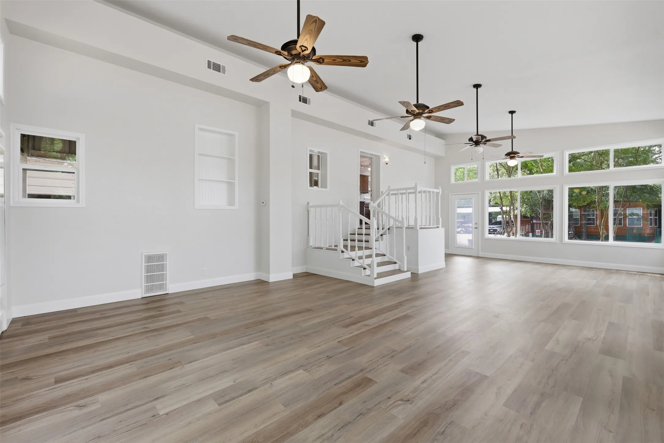 Manufactured Home For Sale in Wood County , 6435 FM 17 375, Yantis, Texas 75497, 1 Bedroom, 1 Bathroom, Garage spaces, 1,065 Sqft, built in 0, Preowned, mls#21255766, Real Estate Agent in Yantis, Homes For Sale in Wood county, Homes For Sale in Yantis, Realtor in Yantis Texas, Real Estate Brokerage Independent Realty Texas, Luminita Cordes Realtor