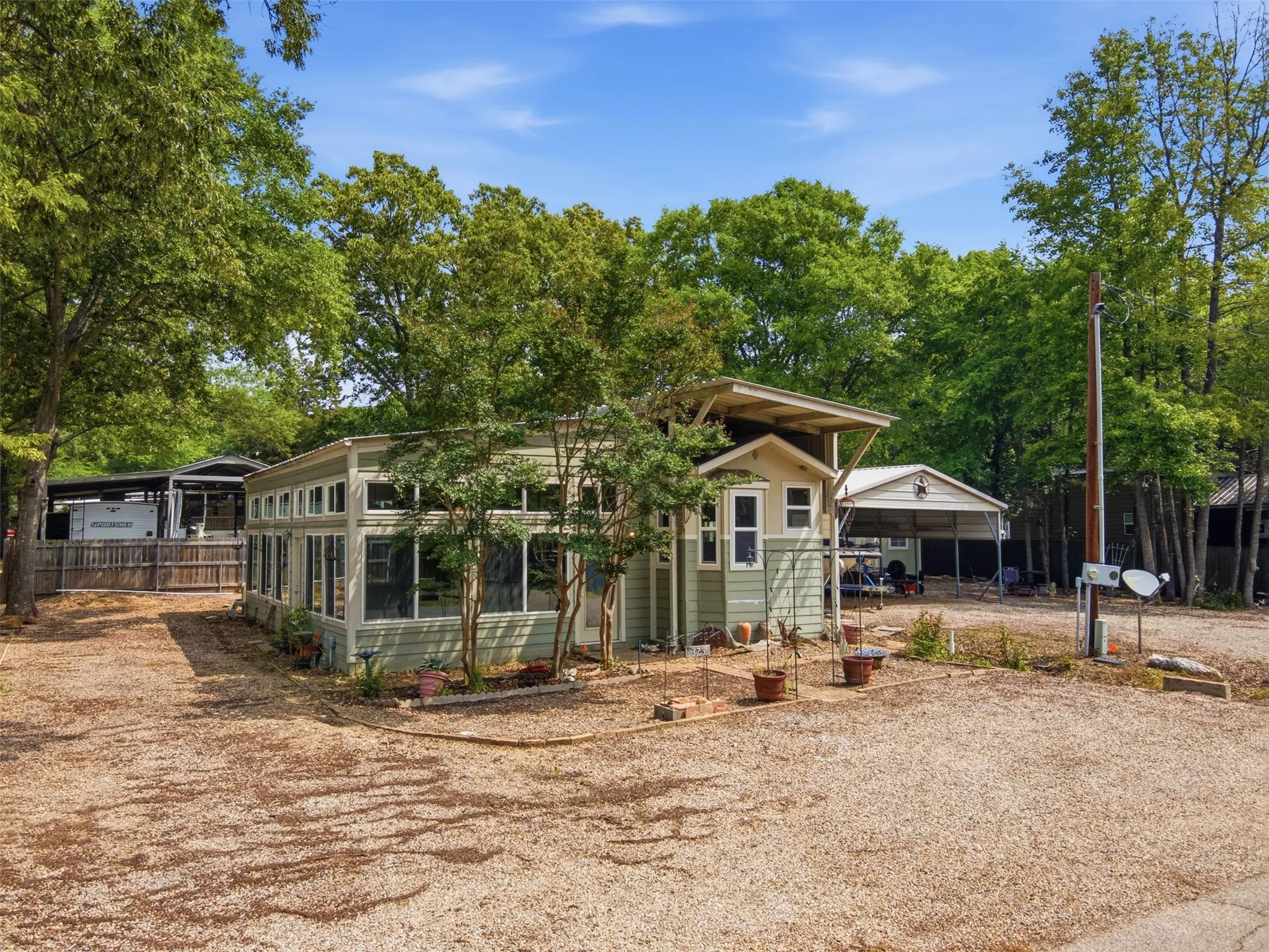 Manufactured Home For Sale in Wood County , 6435 FM 17 375, Yantis, Texas 75497, 1 Bedroom, 1 Bathroom, Garage spaces, 1,065 Sqft, built in 0, Preowned, mls#21255766, Real Estate Agent in Yantis, Homes For Sale in Wood county, Homes For Sale in Yantis, Realtor in Yantis Texas, Real Estate Brokerage Independent Realty Texas, Luminita Cordes Realtor