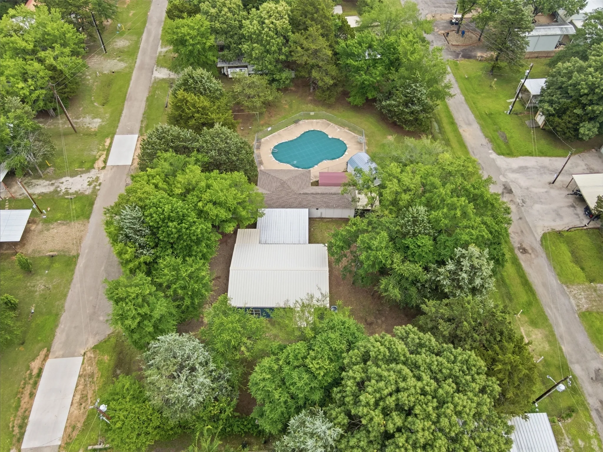 Manufactured Home For Sale in Wood County , 6435 FM 17 375, Yantis, Texas 75497, 1 Bedroom, 1 Bathroom, Garage spaces, 1,065 Sqft, built in 0, Preowned, mls#21255766, Real Estate Agent in Yantis, Homes For Sale in Wood county, Homes For Sale in Yantis, Realtor in Yantis Texas, Real Estate Brokerage Independent Realty Texas, Luminita Cordes Realtor