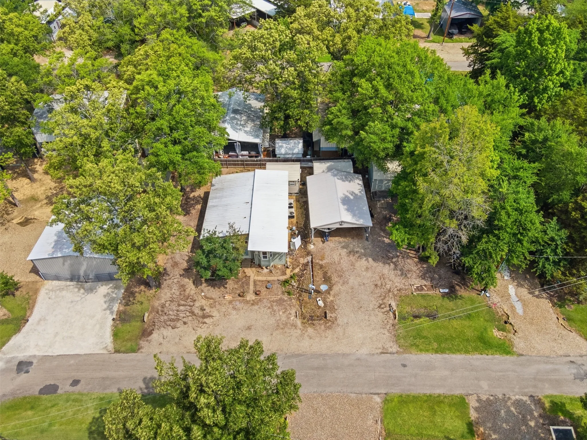 Manufactured Home For Sale in Wood County , 6435 FM 17 375, Yantis, Texas 75497, 1 Bedroom, 1 Bathroom, Garage spaces, 1,065 Sqft, built in 0, Preowned, mls#21255766, Real Estate Agent in Yantis, Homes For Sale in Wood county, Homes For Sale in Yantis, Realtor in Yantis Texas, Real Estate Brokerage Independent Realty Texas, Luminita Cordes Realtor