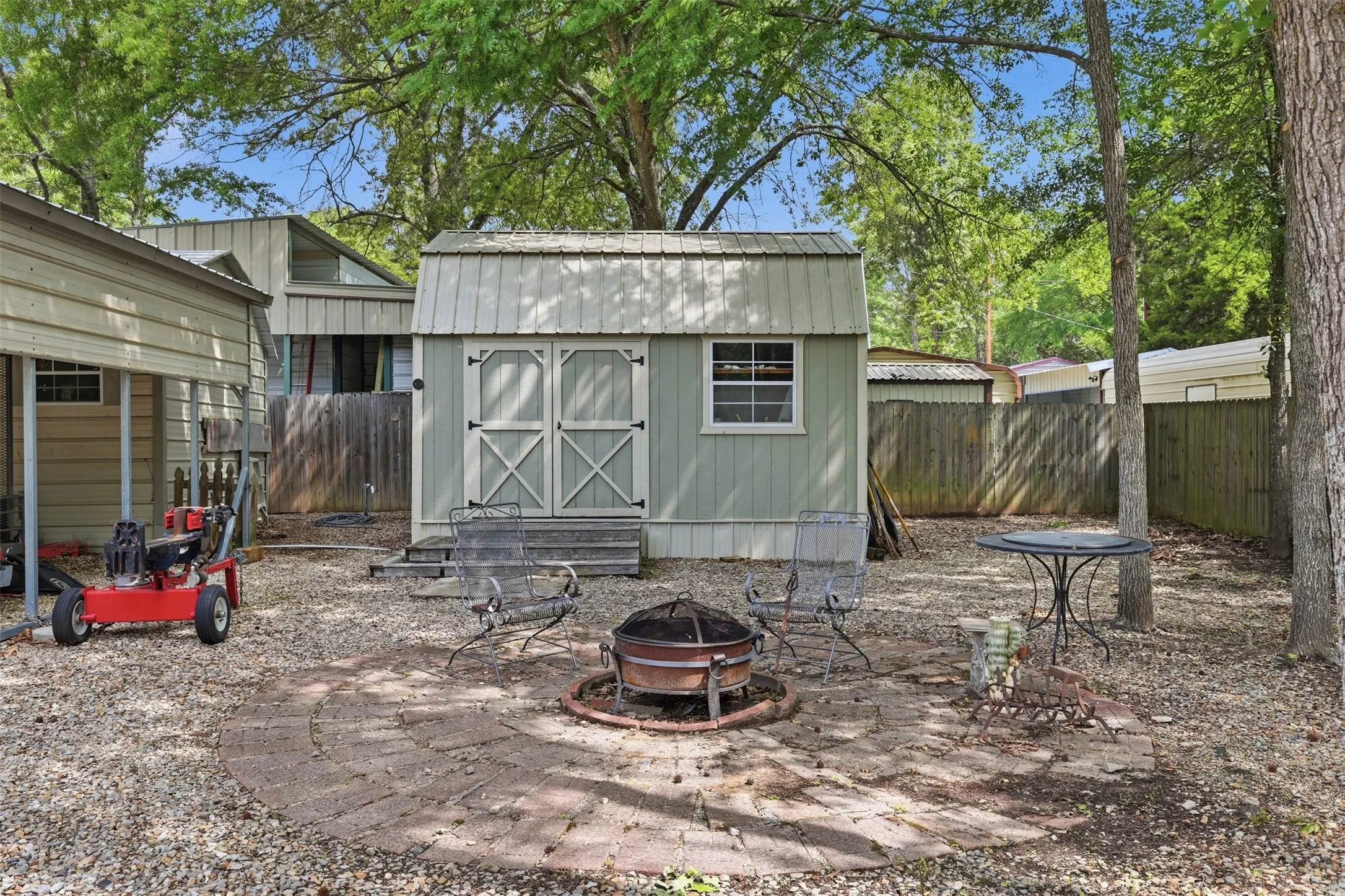 Manufactured Home For Sale in Wood County , 6435 FM 17 375, Yantis, Texas 75497, 1 Bedroom, 1 Bathroom, Garage spaces, 1,065 Sqft, built in 0, Preowned, mls#21255766, Real Estate Agent in Yantis, Homes For Sale in Wood county, Homes For Sale in Yantis, Realtor in Yantis Texas, Real Estate Brokerage Independent Realty Texas, Luminita Cordes Realtor
