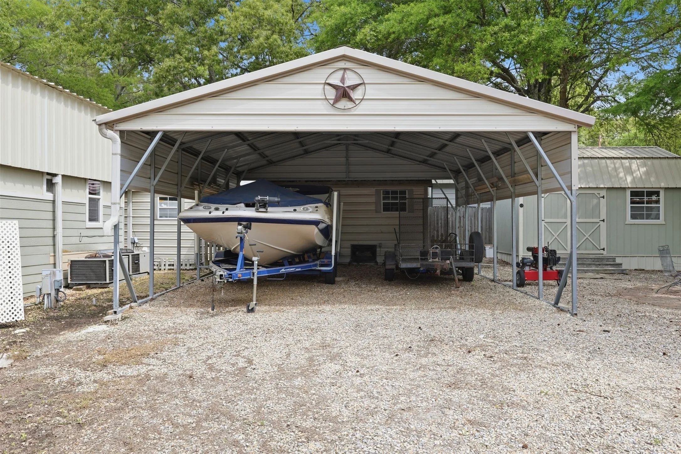 Manufactured Home For Sale in Wood County , 6435 FM 17 375, Yantis, Texas 75497, 1 Bedroom, 1 Bathroom, Garage spaces, 1,065 Sqft, built in 0, Preowned, mls#21255766, Real Estate Agent in Yantis, Homes For Sale in Wood county, Homes For Sale in Yantis, Realtor in Yantis Texas, Real Estate Brokerage Independent Realty Texas, Luminita Cordes Realtor