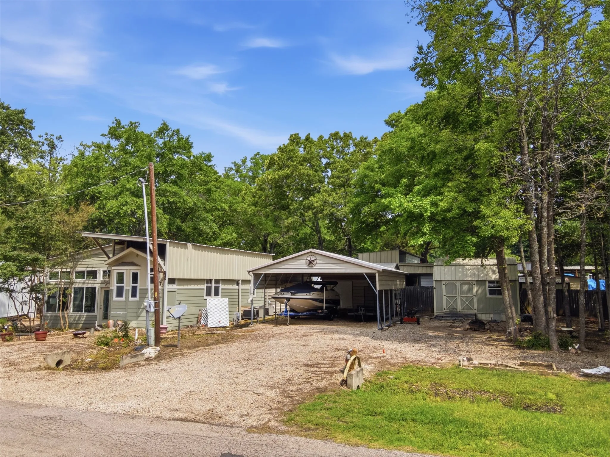 Manufactured Home For Sale in Wood County , 6435 FM 17 375, Yantis, Texas 75497, 1 Bedroom, 1 Bathroom, Garage spaces, 1,065 Sqft, built in 0, Preowned, mls#21255766, Real Estate Agent in Yantis, Homes For Sale in Wood county, Homes For Sale in Yantis, Realtor in Yantis Texas, Real Estate Brokerage Independent Realty Texas, Luminita Cordes Realtor