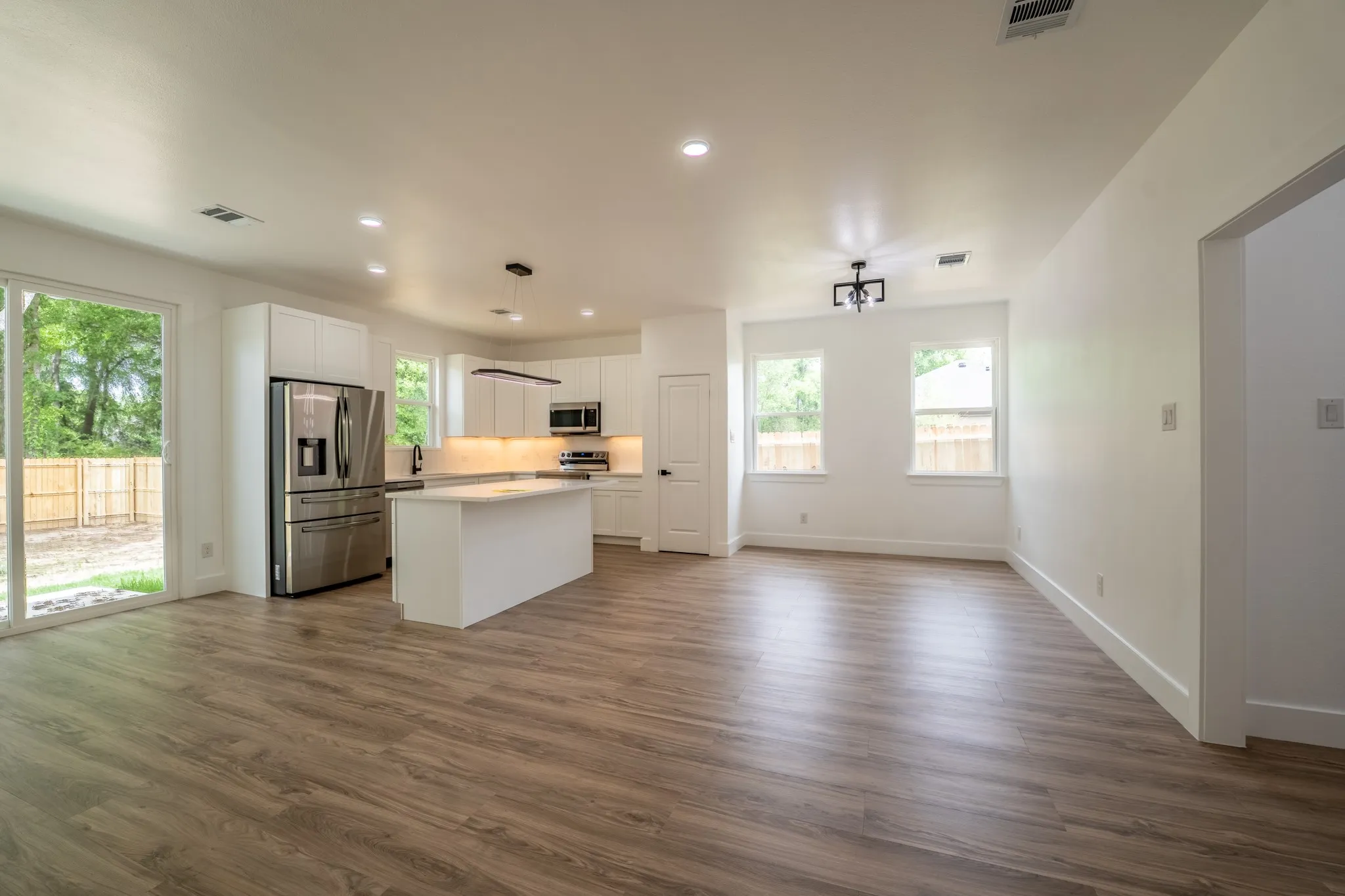 Single Family Residence For Sale in Hopkins County , 103 Ross Street W, Sulphur Springs, Texas 75482, 3 Bedroom, 2 Bathroom, 1 Garage spaces, 1,470 Sqft, built in 2026, New Construction - Complete, mls#21256090, Real Estate Agent in Sulphur Springs, Homes For Sale in Hopkins county, Homes For Sale in Sulphur Springs, Realtor in Sulphur Springs Texas, Real Estate Brokerage Independent Realty Texas, Luminita Cordes Realtor
