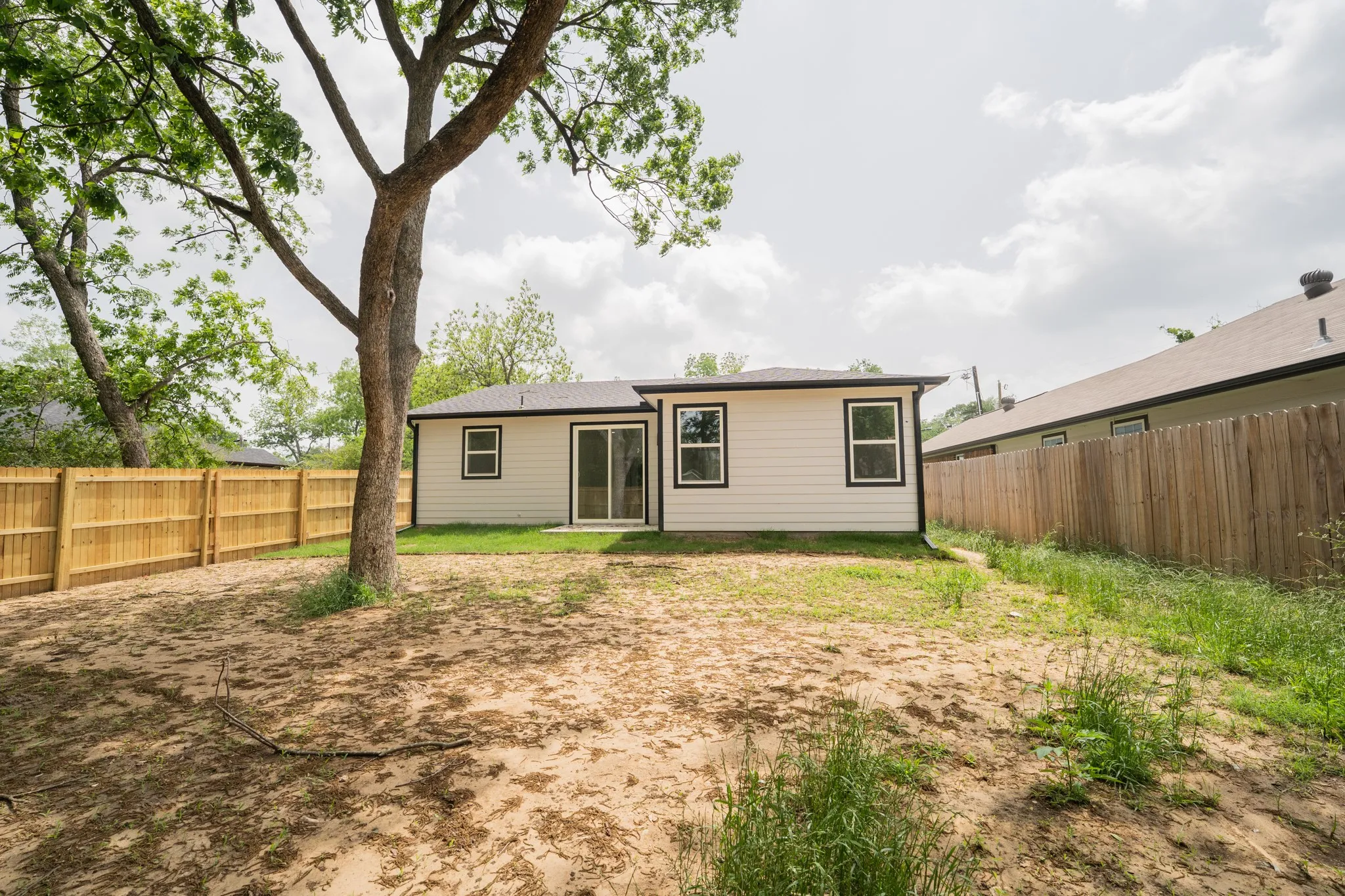 Single Family Residence For Sale in Hopkins County , 103 Ross Street W, Sulphur Springs, Texas 75482, 3 Bedroom, 2 Bathroom, 1 Garage spaces, 1,470 Sqft, built in 2026, New Construction - Complete, mls#21256090, Real Estate Agent in Sulphur Springs, Homes For Sale in Hopkins county, Homes For Sale in Sulphur Springs, Realtor in Sulphur Springs Texas, Real Estate Brokerage Independent Realty Texas, Luminita Cordes Realtor