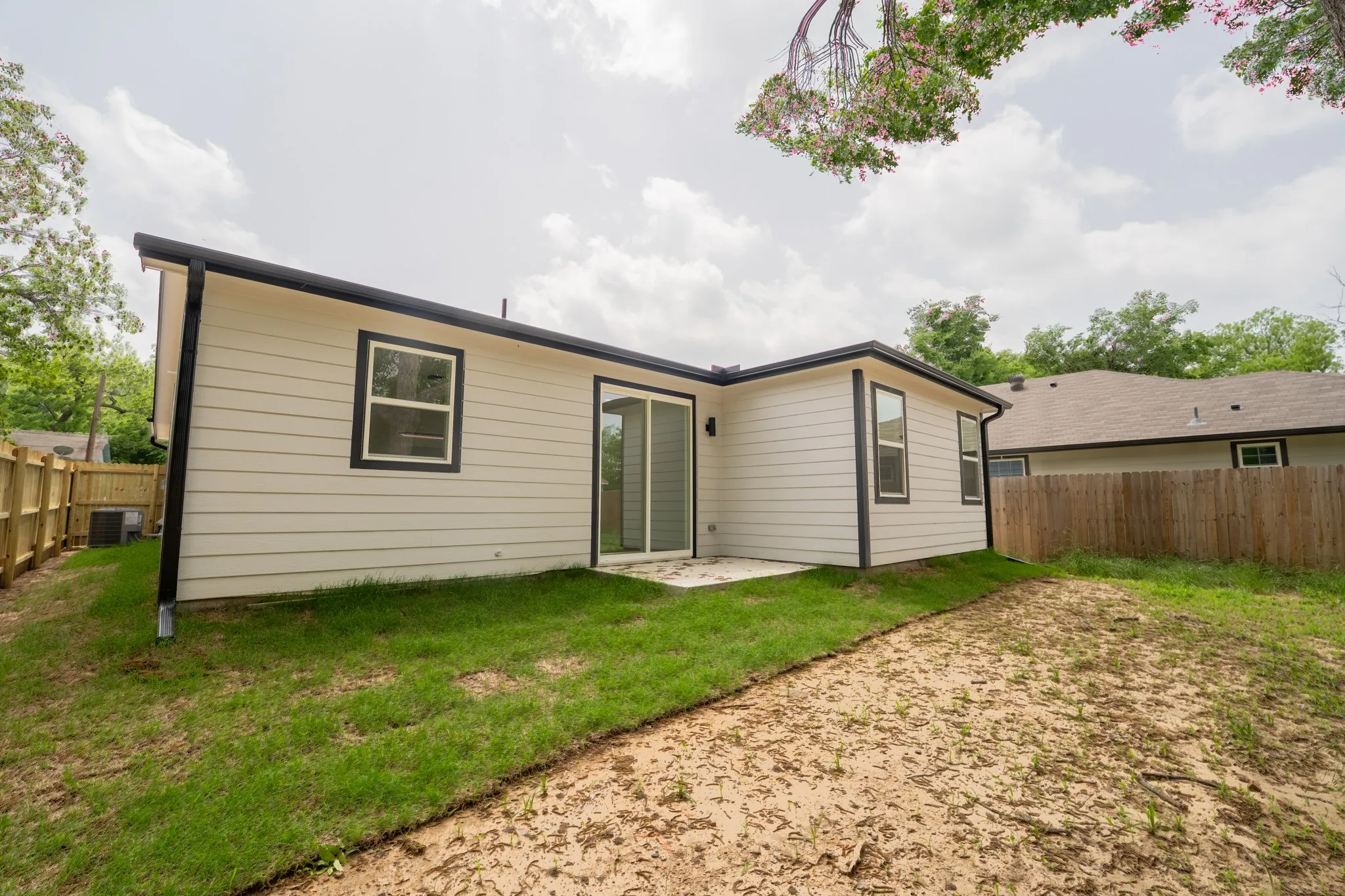Single Family Residence For Sale in Hopkins County , 103 Ross Street W, Sulphur Springs, Texas 75482, 3 Bedroom, 2 Bathroom, 1 Garage spaces, 1,470 Sqft, built in 2026, New Construction - Complete, mls#21256090, Real Estate Agent in Sulphur Springs, Homes For Sale in Hopkins county, Homes For Sale in Sulphur Springs, Realtor in Sulphur Springs Texas, Real Estate Brokerage Independent Realty Texas, Luminita Cordes Realtor