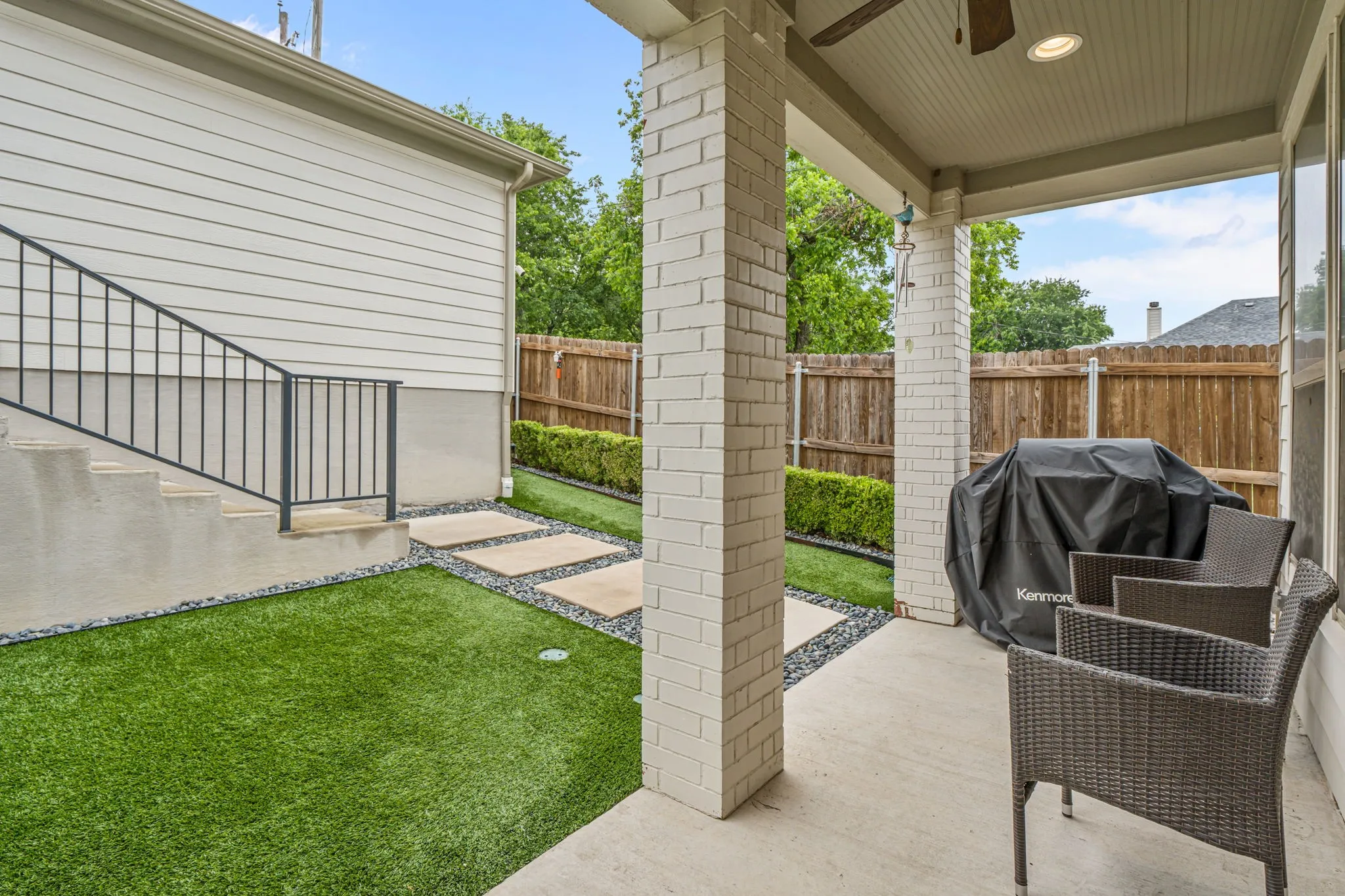 Townhouse For Sale in Tarrant County , 3711 Byers Avenue, Fort Worth, Texas 76107, 3 Bedroom, 4 Bathroom, 2 Garage spaces, 1,940 Sqft, built in 2019, Preowned, mls#21255504, Real Estate Agent in Fort Worth, Homes For Sale in Tarrant county, Homes For Sale in Fort Worth, Realtor in Fort Worth Texas, Real Estate Brokerage Independent Realty Texas, Luminita Cordes Realtor