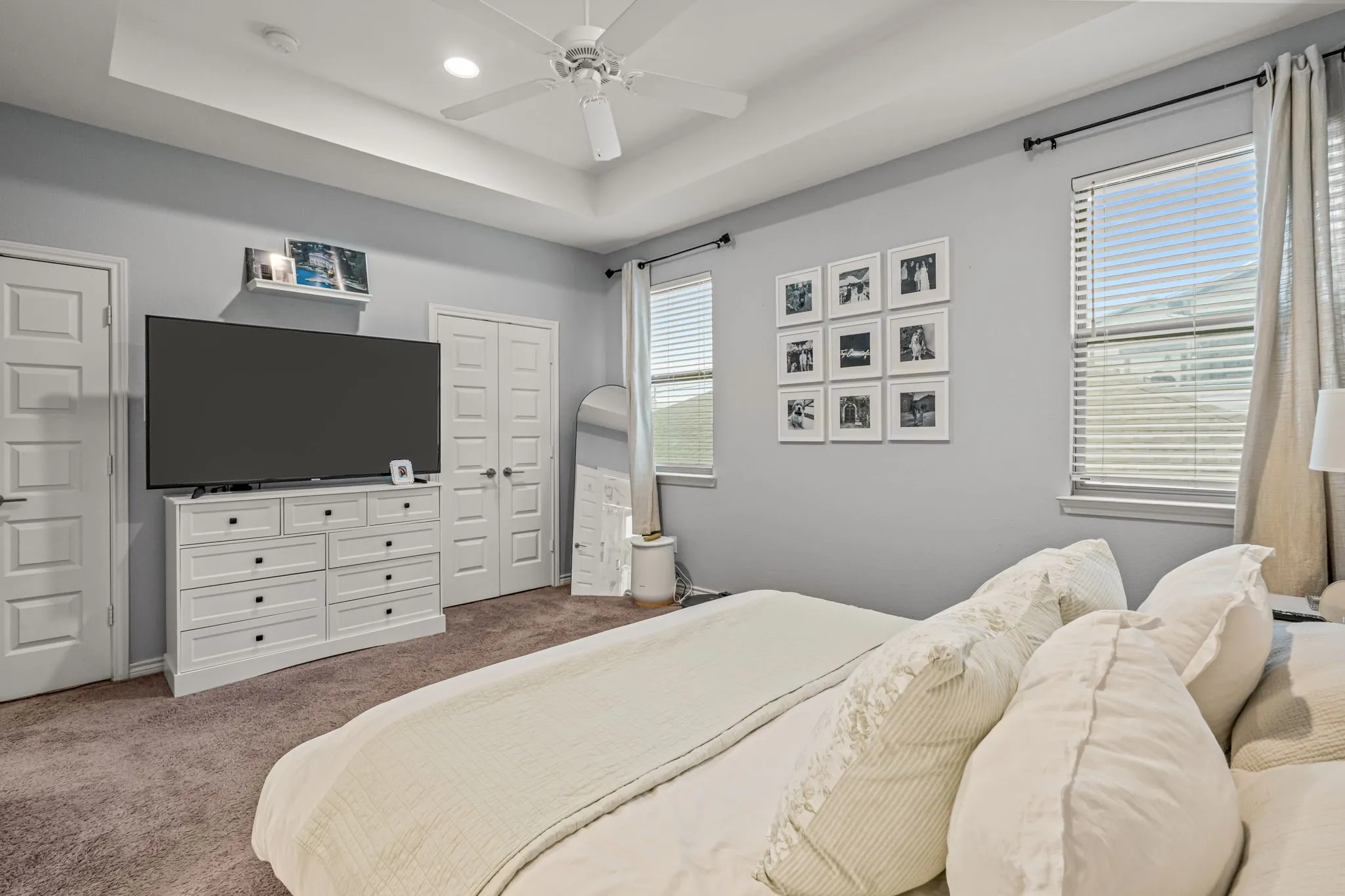 Townhouse For Sale in Tarrant County , 3711 Byers Avenue, Fort Worth, Texas 76107, 3 Bedroom, 4 Bathroom, 2 Garage spaces, 1,940 Sqft, built in 2019, Preowned, mls#21255504, Real Estate Agent in Fort Worth, Homes For Sale in Tarrant county, Homes For Sale in Fort Worth, Realtor in Fort Worth Texas, Real Estate Brokerage Independent Realty Texas, Luminita Cordes Realtor