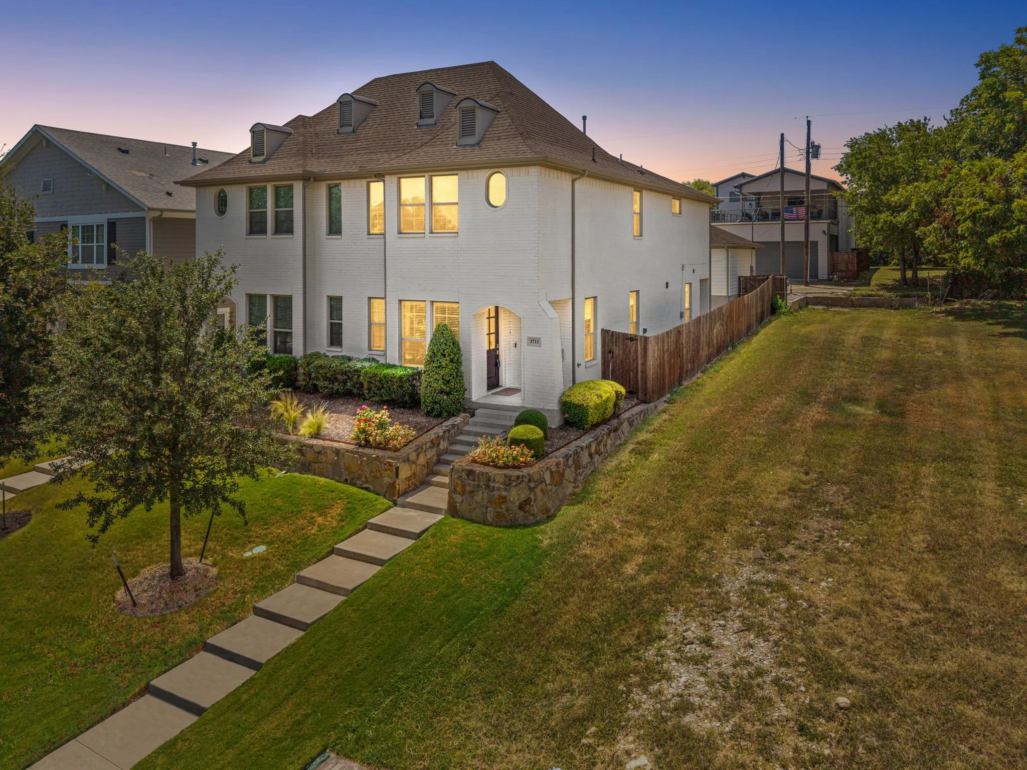 Townhouse For Sale in Tarrant County , 3711 Byers Avenue, Fort Worth, Texas 76107, 3 Bedroom, 4 Bathroom, 2 Garage spaces, 1,940 Sqft, built in 2019, Preowned, mls#21255504, Real Estate Agent in Fort Worth, Homes For Sale in Tarrant county, Homes For Sale in Fort Worth, Realtor in Fort Worth Texas, Real Estate Brokerage Independent Realty Texas, Luminita Cordes Realtor
