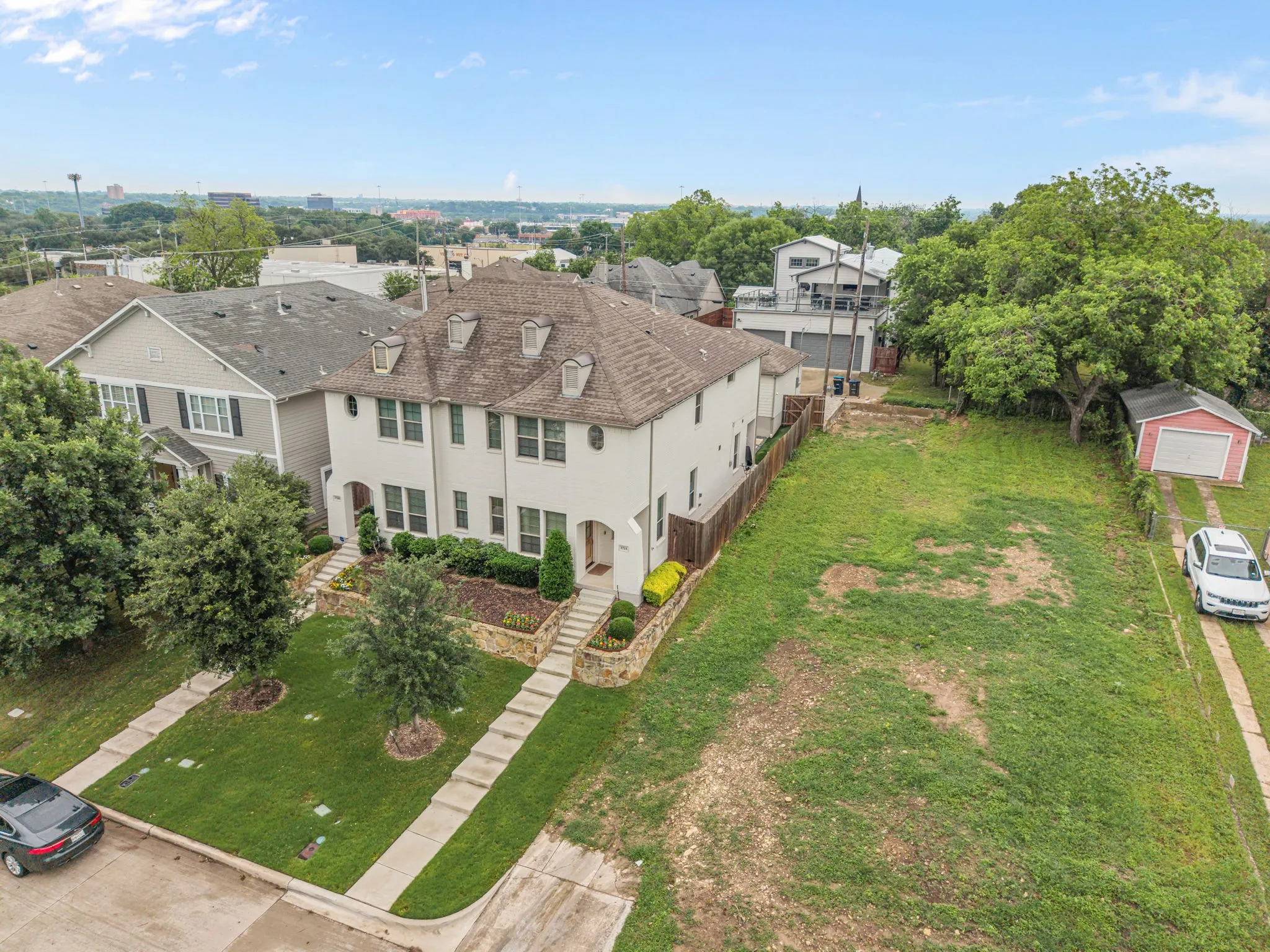 Townhouse For Sale in Tarrant County , 3711 Byers Avenue, Fort Worth, Texas 76107, 3 Bedroom, 4 Bathroom, 2 Garage spaces, 1,940 Sqft, built in 2019, Preowned, mls#21255504, Real Estate Agent in Fort Worth, Homes For Sale in Tarrant county, Homes For Sale in Fort Worth, Realtor in Fort Worth Texas, Real Estate Brokerage Independent Realty Texas, Luminita Cordes Realtor