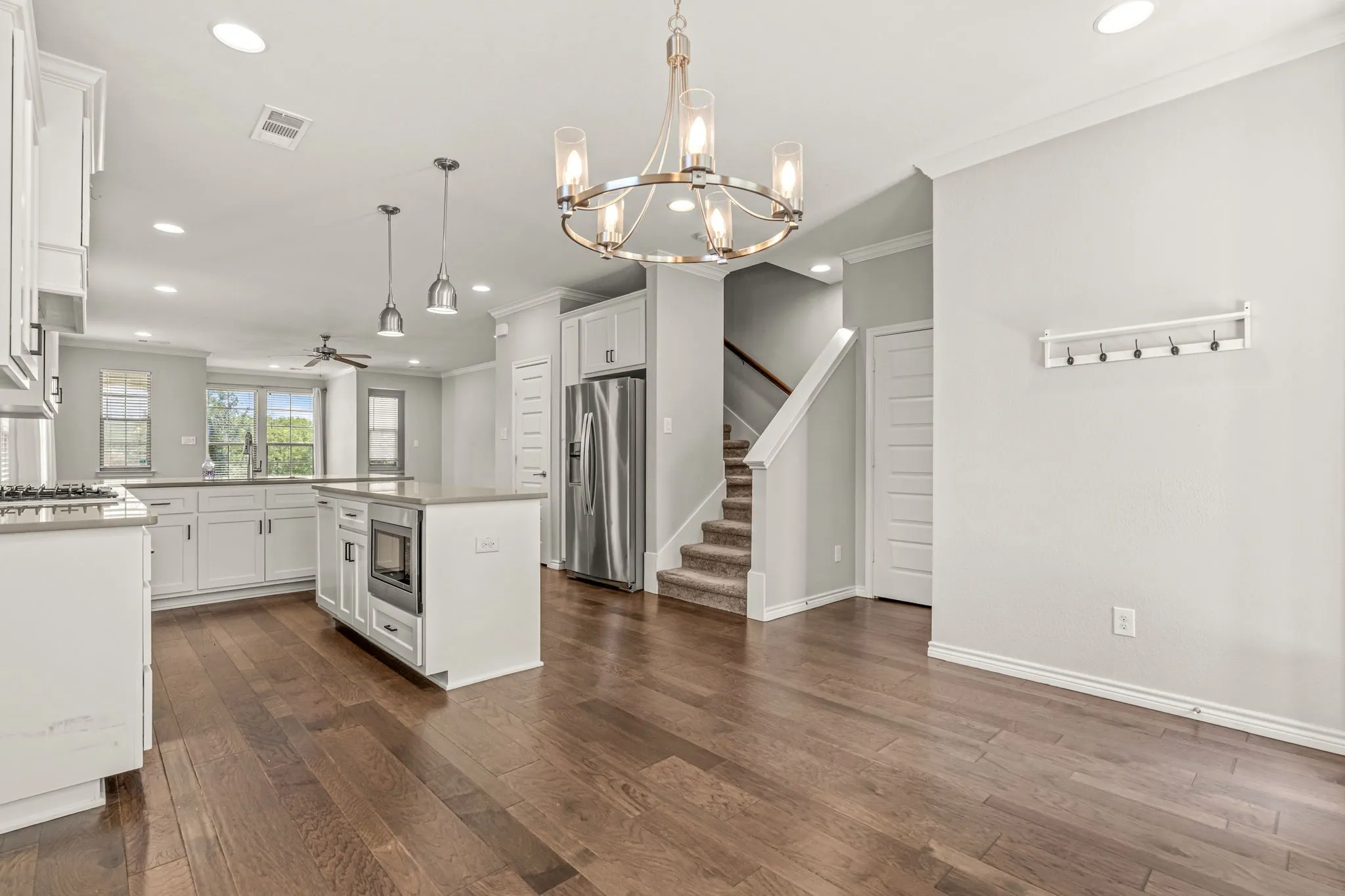 Townhouse For Sale in Tarrant County , 3711 Byers Avenue, Fort Worth, Texas 76107, 3 Bedroom, 4 Bathroom, 2 Garage spaces, 1,940 Sqft, built in 2019, Preowned, mls#21255504, Real Estate Agent in Fort Worth, Homes For Sale in Tarrant county, Homes For Sale in Fort Worth, Realtor in Fort Worth Texas, Real Estate Brokerage Independent Realty Texas, Luminita Cordes Realtor