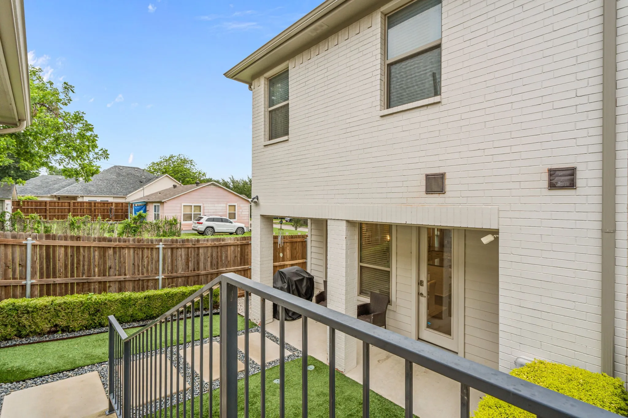 Townhouse For Sale in Tarrant County , 3711 Byers Avenue, Fort Worth, Texas 76107, 3 Bedroom, 4 Bathroom, 2 Garage spaces, 1,940 Sqft, built in 2019, Preowned, mls#21255504, Real Estate Agent in Fort Worth, Homes For Sale in Tarrant county, Homes For Sale in Fort Worth, Realtor in Fort Worth Texas, Real Estate Brokerage Independent Realty Texas, Luminita Cordes Realtor