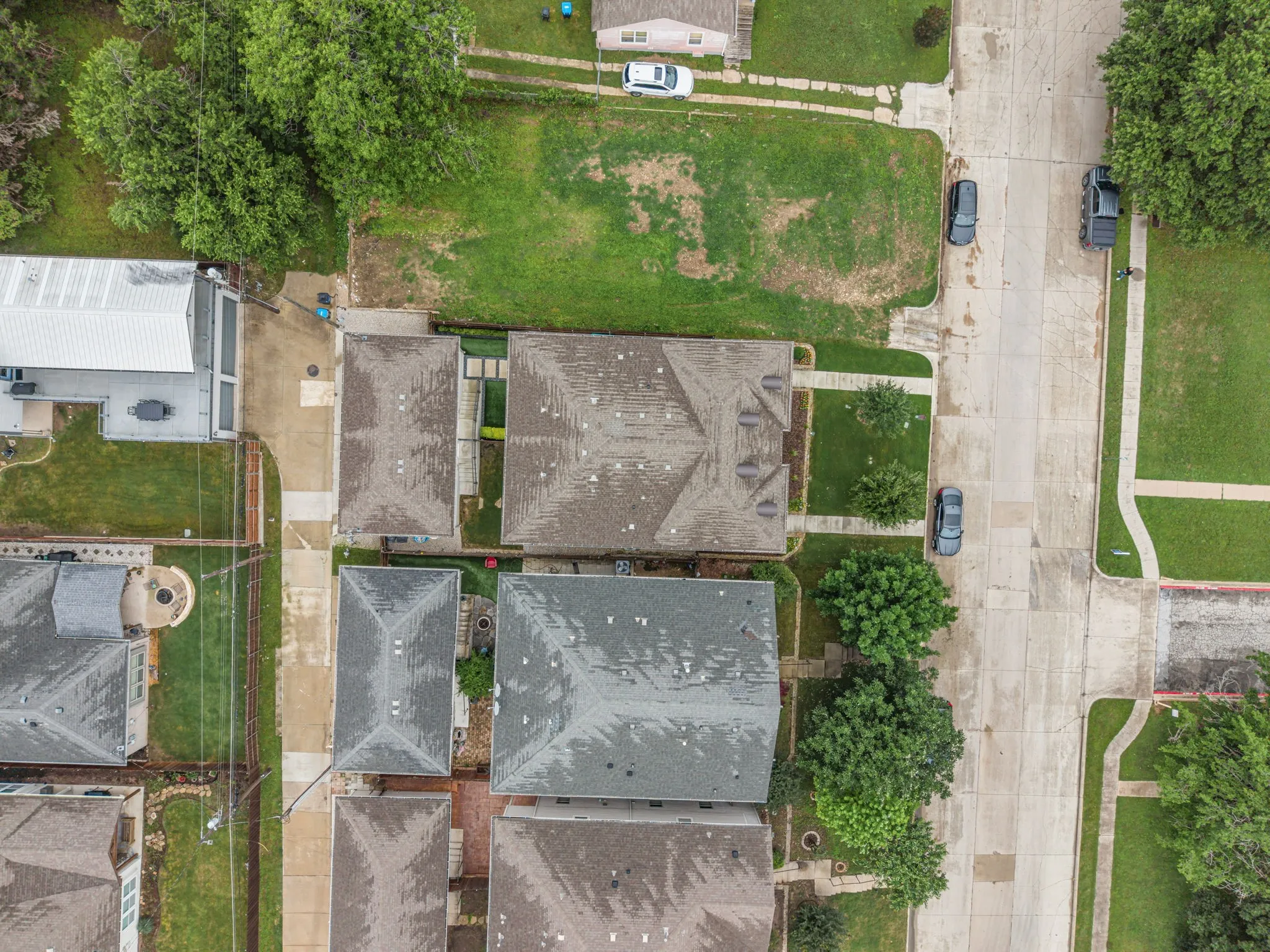 Townhouse For Sale in Tarrant County , 3711 Byers Avenue, Fort Worth, Texas 76107, 3 Bedroom, 4 Bathroom, 2 Garage spaces, 1,940 Sqft, built in 2019, Preowned, mls#21255504, Real Estate Agent in Fort Worth, Homes For Sale in Tarrant county, Homes For Sale in Fort Worth, Realtor in Fort Worth Texas, Real Estate Brokerage Independent Realty Texas, Luminita Cordes Realtor
