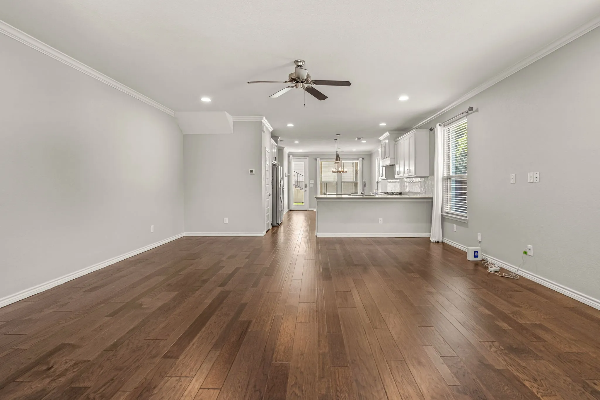 Townhouse For Sale in Tarrant County , 3711 Byers Avenue, Fort Worth, Texas 76107, 3 Bedroom, 4 Bathroom, 2 Garage spaces, 1,940 Sqft, built in 2019, Preowned, mls#21255504, Real Estate Agent in Fort Worth, Homes For Sale in Tarrant county, Homes For Sale in Fort Worth, Realtor in Fort Worth Texas, Real Estate Brokerage Independent Realty Texas, Luminita Cordes Realtor