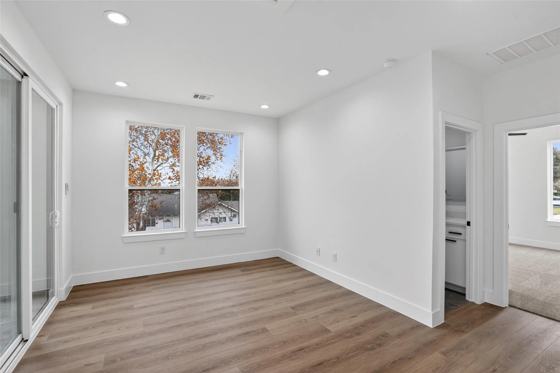 Single Family Residence For Sale in Dallas County , 2007 N Montclair Avenue, Dallas, Texas 75208, 4 Bedroom, 3 Bathroom, 2 Garage spaces, 2,604 Sqft, built in 2025, Price $679,900, mls#21257916, Real Estate Agent in Dallas, Homes For Sale in Dallas county, Homes For Sale in Dallas, Realtor in Dallas Texas, Real Estate Brokerage Independent Realty Texas, Luminita Cordes Realtor