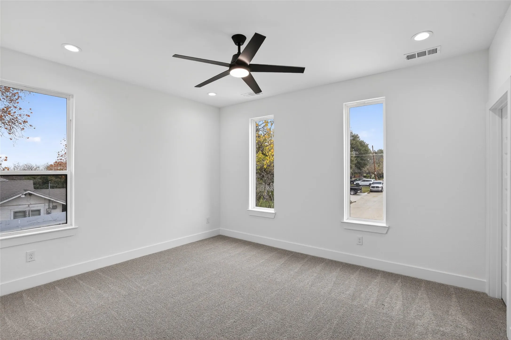 Single Family Residence For Sale in Dallas County , 2007 N Montclair Avenue, Dallas, Texas 75208, 4 Bedroom, 3 Bathroom, 2 Garage spaces, 2,604 Sqft, built in 2025, Price $679,900, mls#21257916, Real Estate Agent in Dallas, Homes For Sale in Dallas county, Homes For Sale in Dallas, Realtor in Dallas Texas, Real Estate Brokerage Independent Realty Texas, Luminita Cordes Realtor