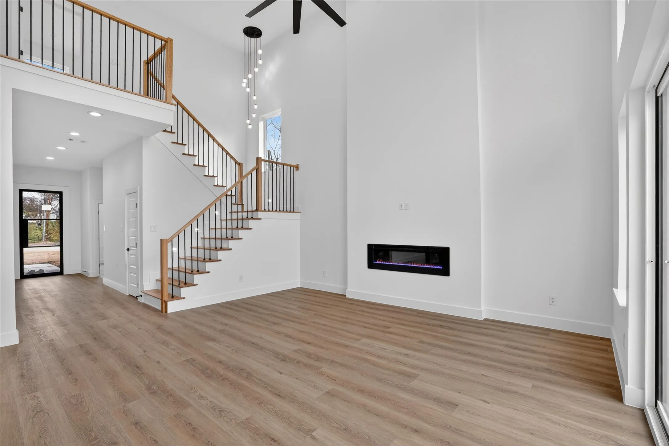 Single Family Residence For Sale in Dallas County , 2007 N Montclair Avenue, Dallas, Texas 75208, 4 Bedroom, 3 Bathroom, 2 Garage spaces, 2,604 Sqft, built in 2025, Price $679,900, mls#21257916, Real Estate Agent in Dallas, Homes For Sale in Dallas county, Homes For Sale in Dallas, Realtor in Dallas Texas, Real Estate Brokerage Independent Realty Texas, Luminita Cordes Realtor