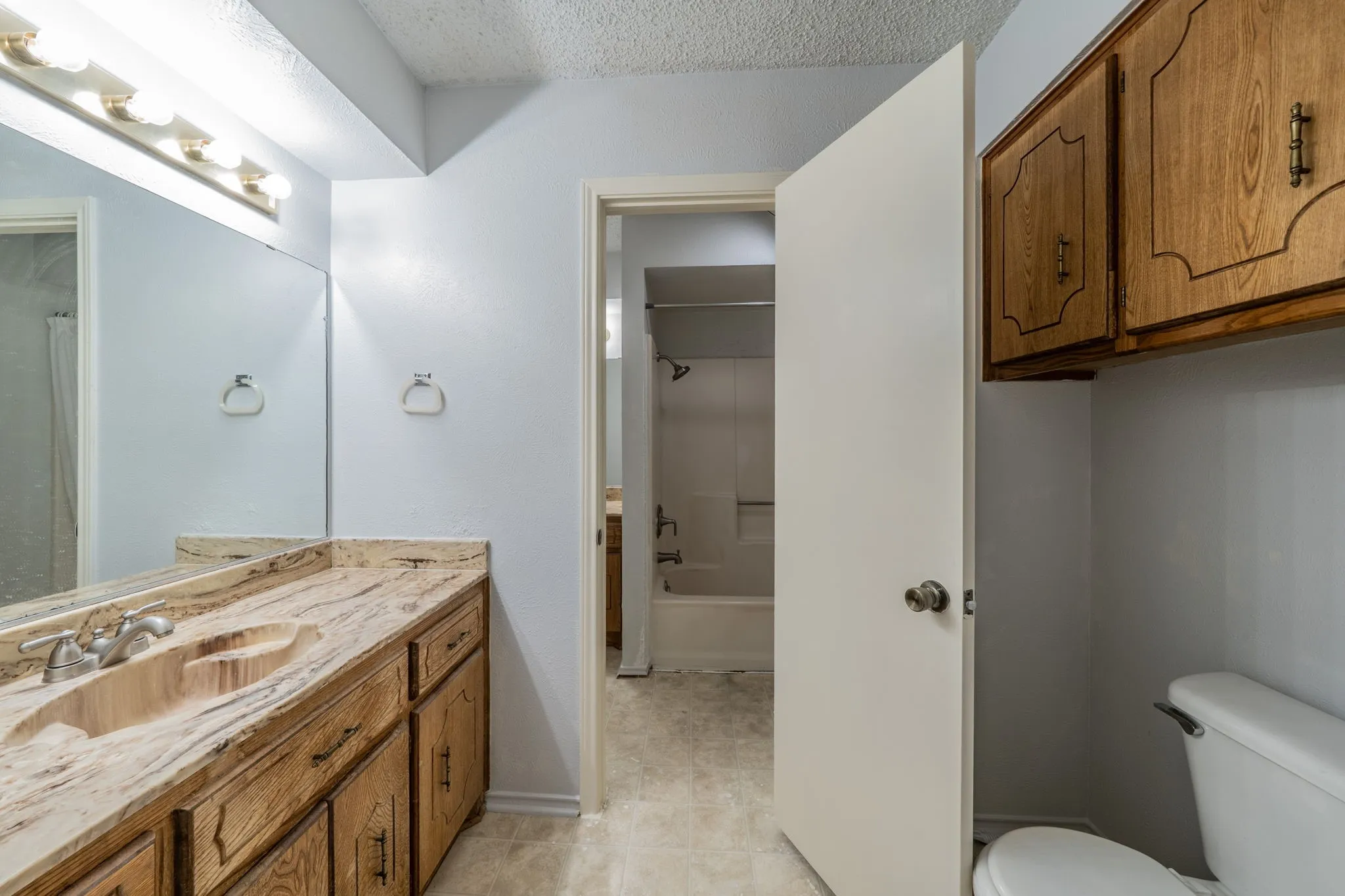 Single Family Residence For Sale in Ellis County , 516 Venice Drive, Italy, Texas 76651, 3 Bedroom, 1 Bathroom, 1 Garage spaces, 1,146 Sqft, built in 1986, mls#21254930, Real Estate Agent in Italy, Homes For Sale in Ellis county, Homes For Sale in Italy, Realtor in Italy Texas, Real Estate Brokerage Independent Realty Texas, Luminita Cordes Realtor